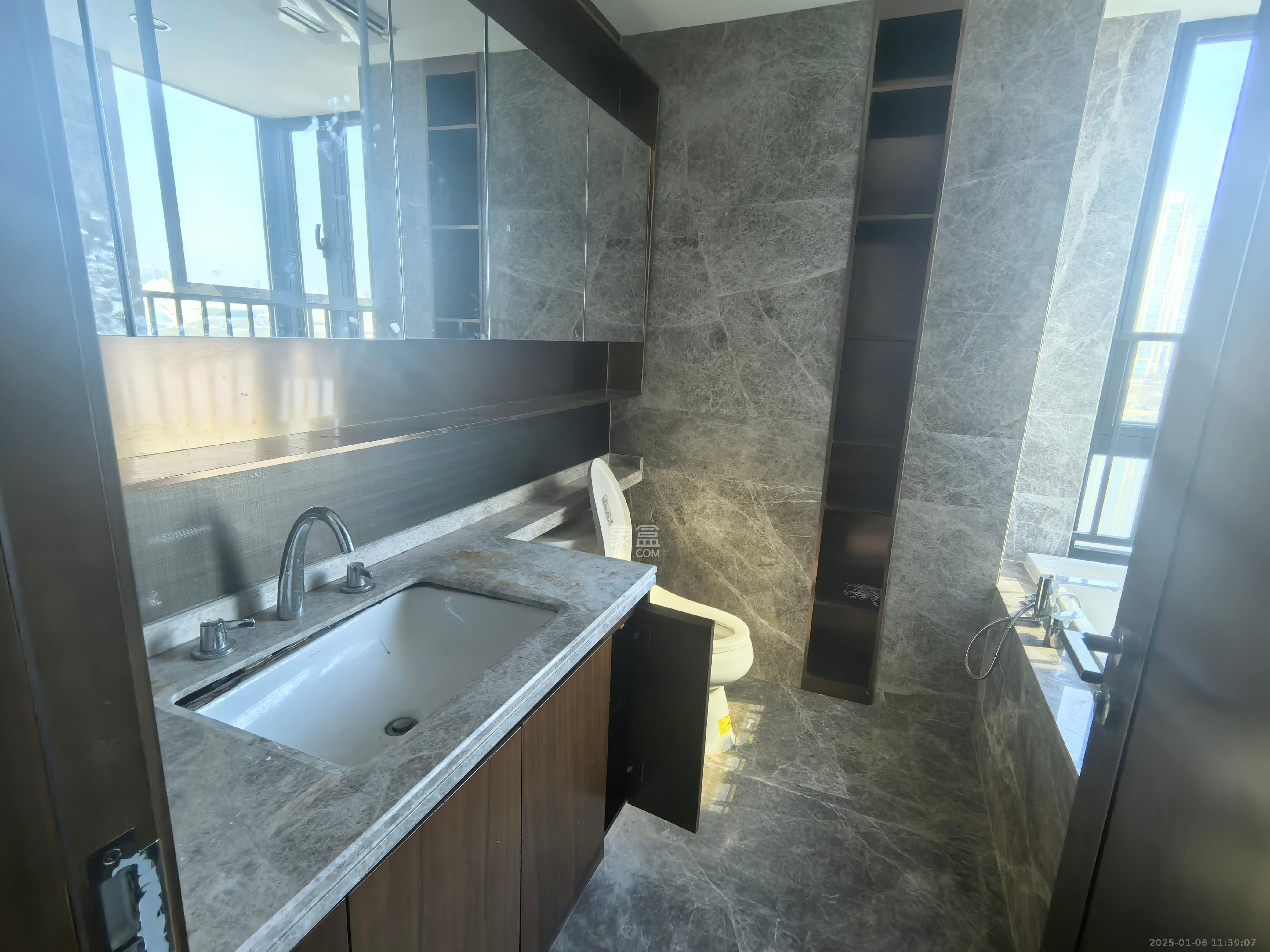 中海梅溪湖壹号 4室2厅2卫 12000.0元/月 中海梅溪湖壹号 4室2厅2卫 12000.0元/月室内图