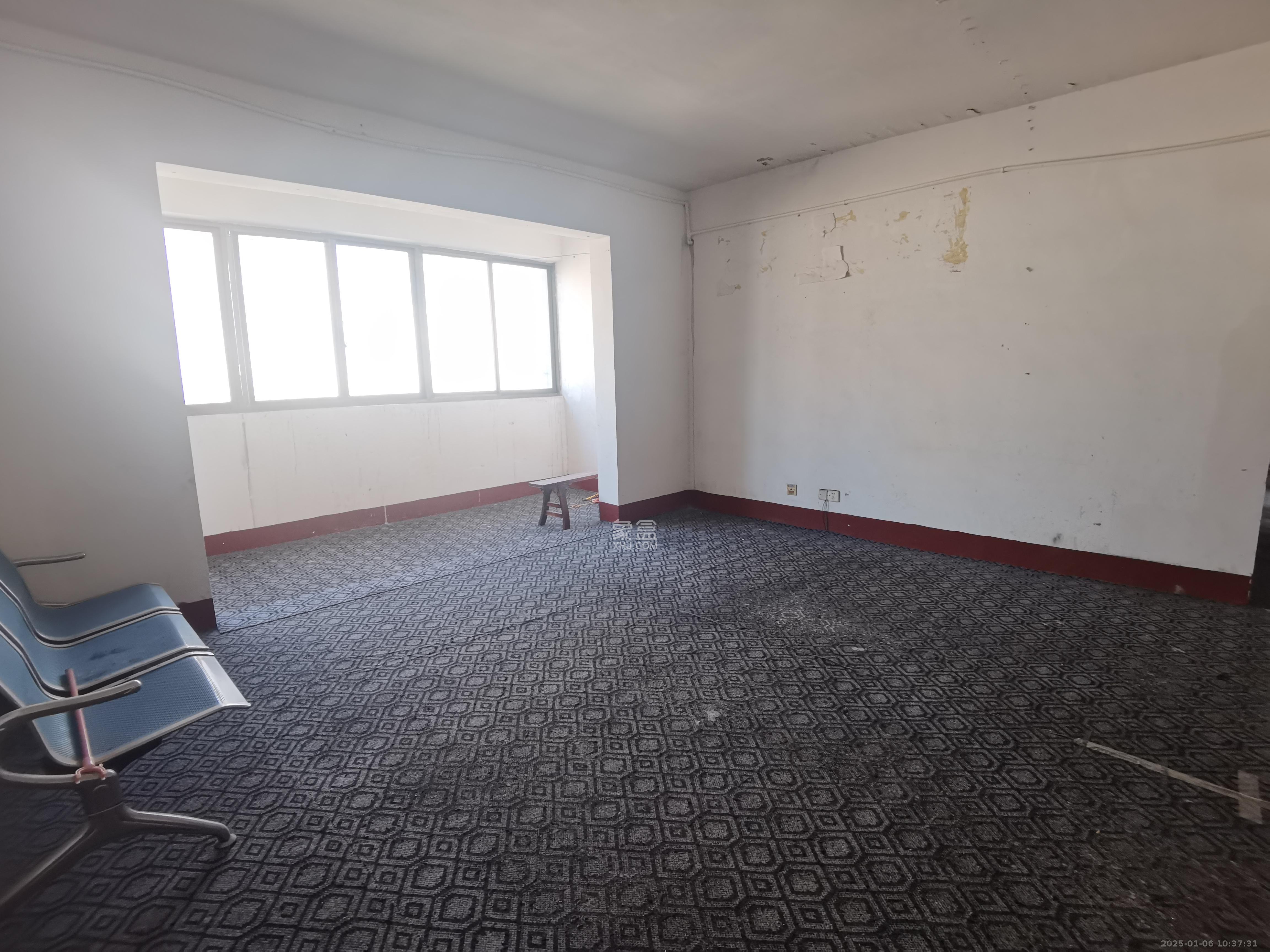 阳明山庄  5室2厅2卫    2800.0元/月 阳明山庄  5室2厅2卫    2800.0元/月