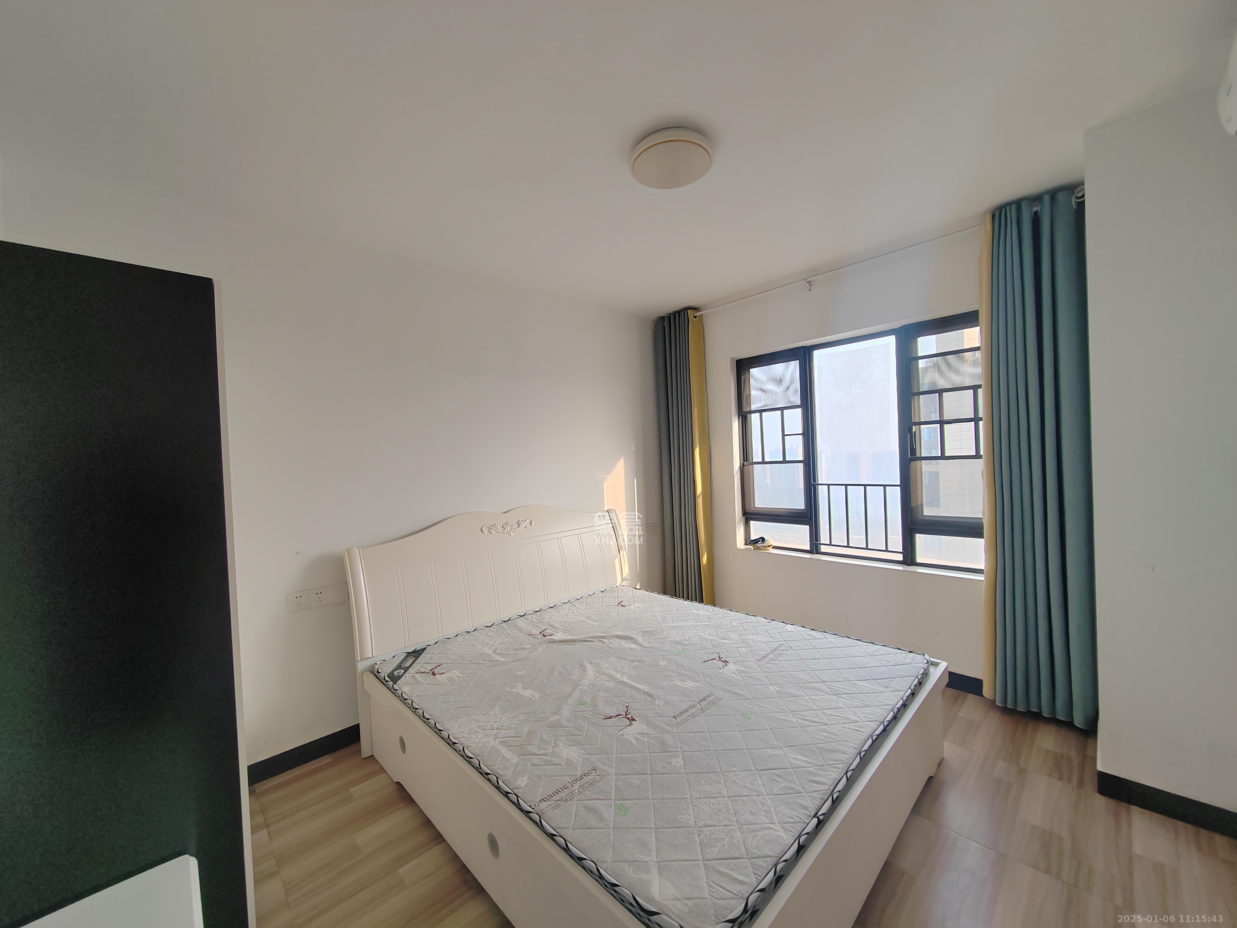 保利城(中航城国际社区、郡原美村) 3室2厅2卫 2500.0元/月 保利城(中航城国际社区、郡原美村) 3室2厅2卫 2500.0元/月室内图