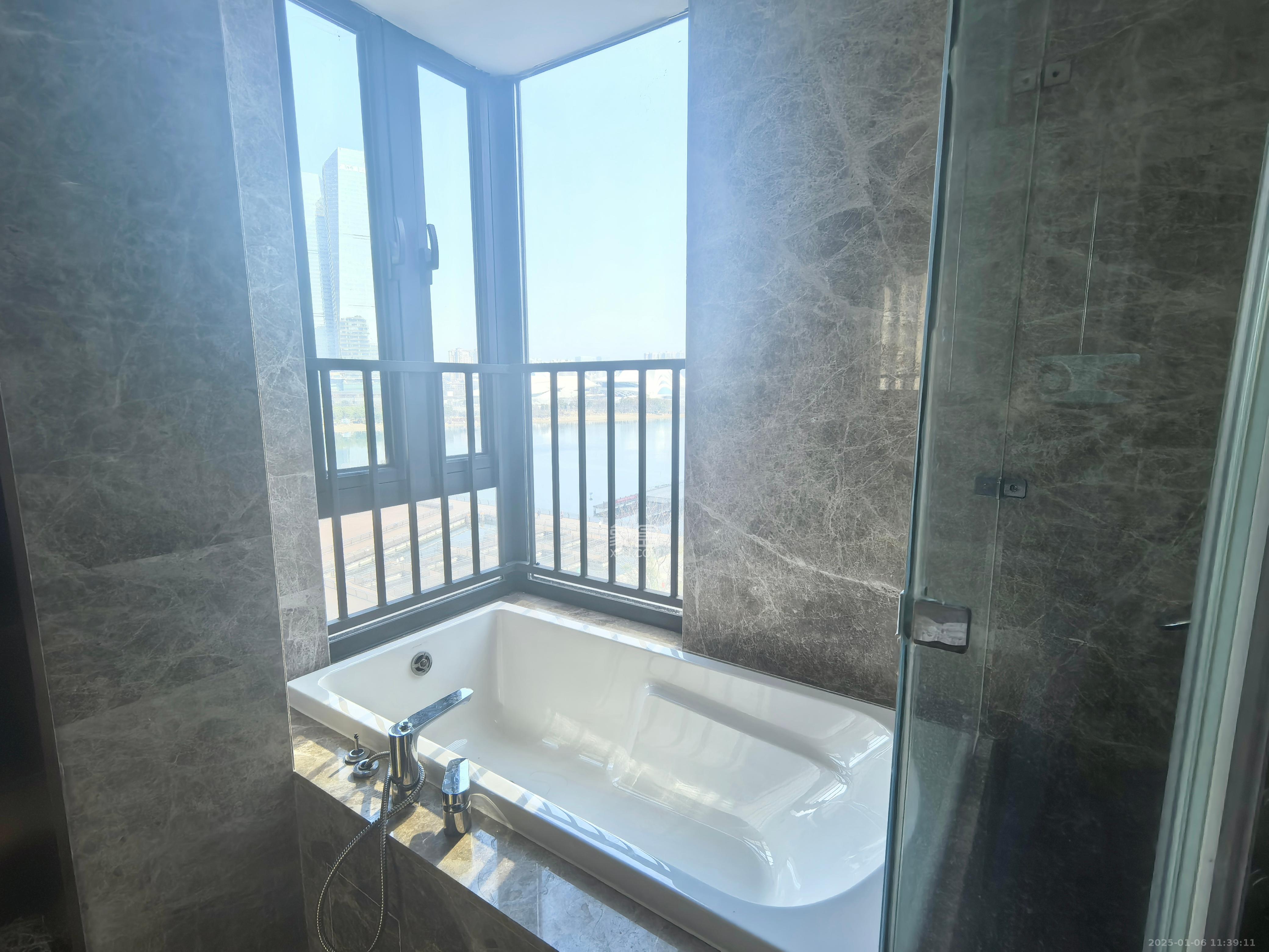 中海梅溪湖壹号 4室2厅2卫 12000.0元/月 中海梅溪湖壹号 4室2厅2卫 12000.0元/月室内图