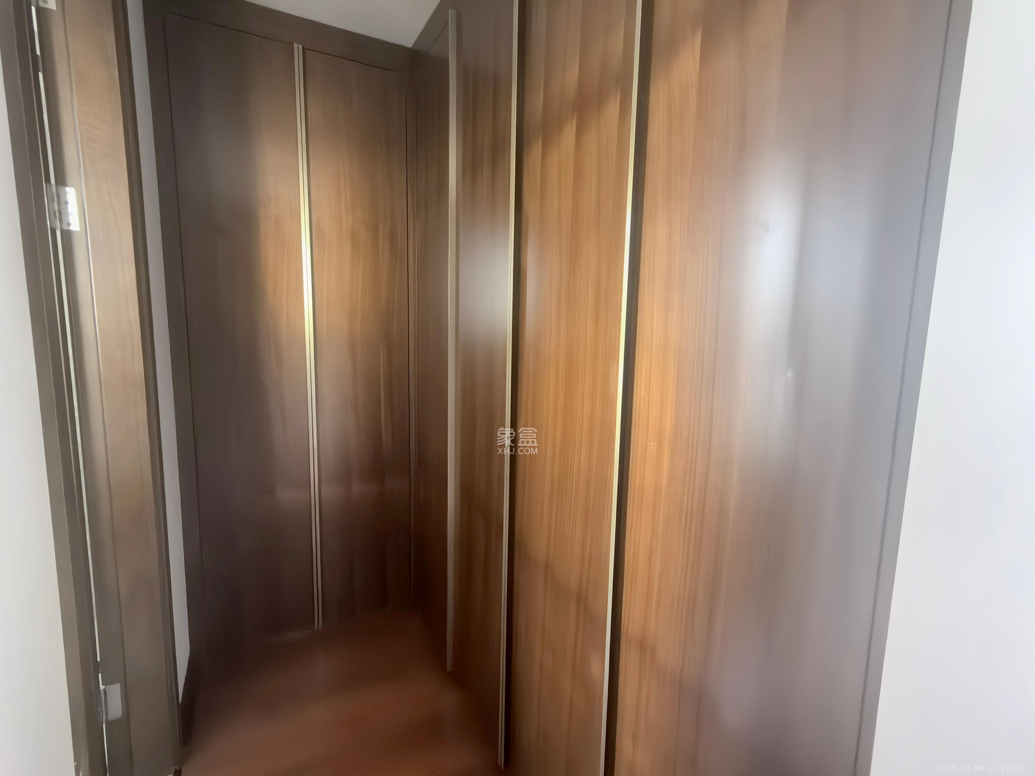 中海梅溪湖壹号 4室2厅2卫 12000.0元/月 中海梅溪湖壹号 4室2厅2卫 12000.0元/月室内图