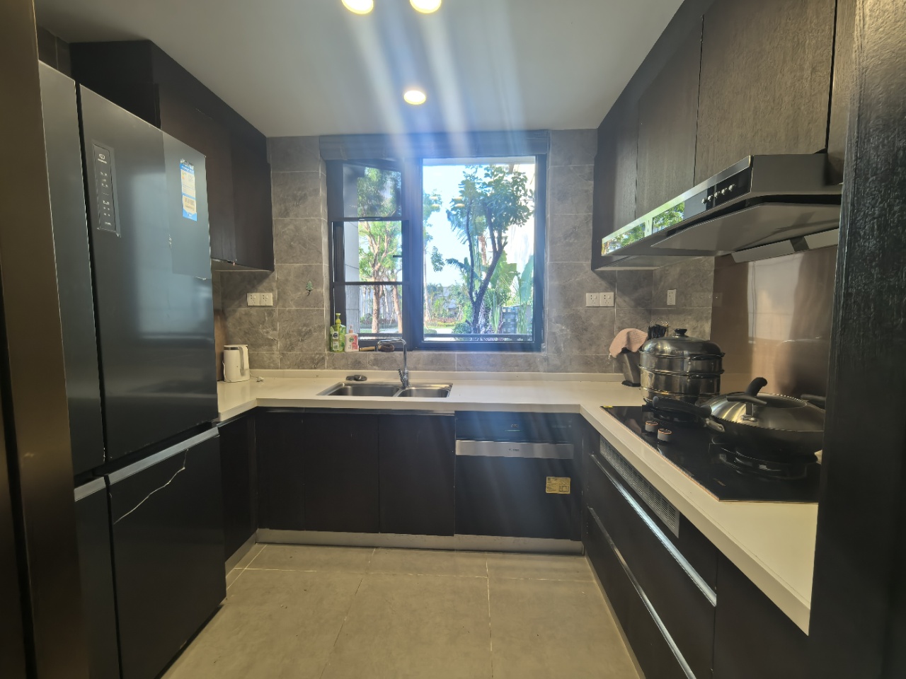 雅居乐金沙湾 5室3厅5卫 450.0万 雅居乐金沙湾 5室3厅5卫 450.0万室内图