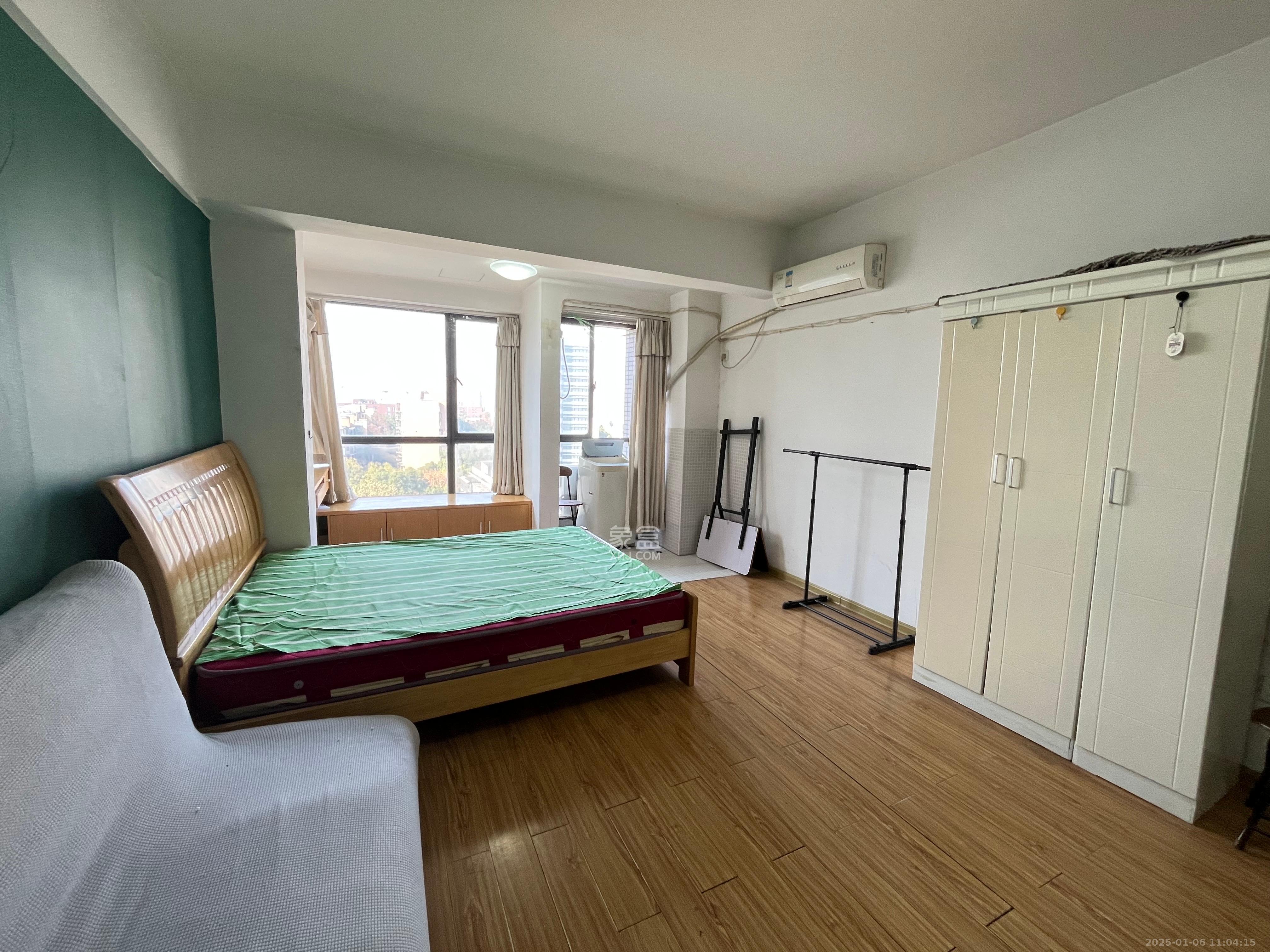 亚商国际 1室1厅1卫 1300.00元/月 亚商国际 1室1厅1卫 1300.00元/月室内图