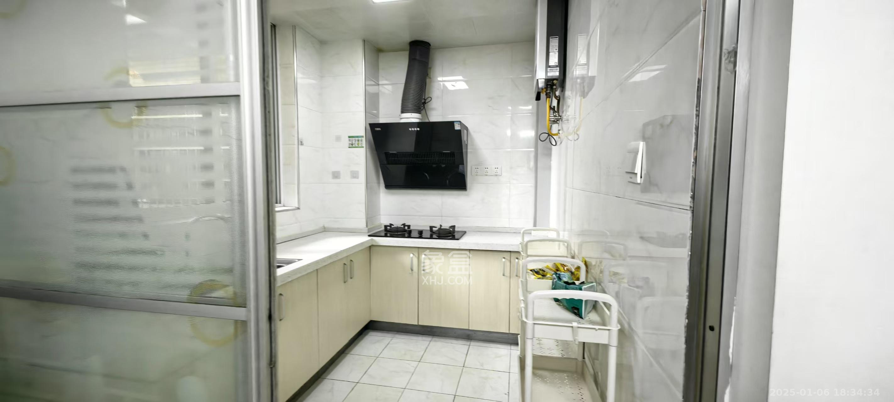 星城新宇莲景苑  1室2厅1卫    2100.0元/月 星城新宇莲景苑  1室2厅1卫    2100.0元/月