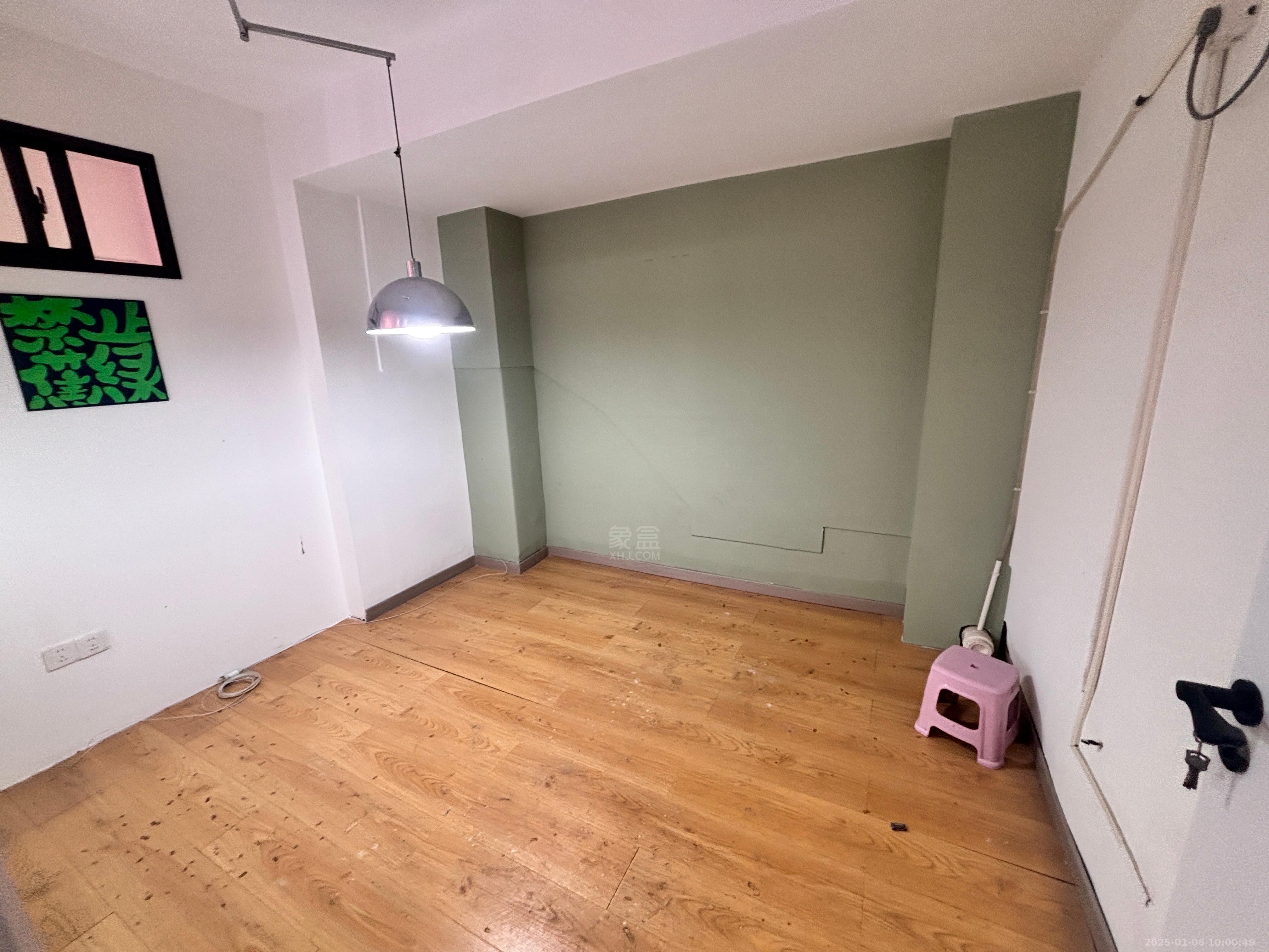 大汉希尔顿 6室2厅2卫 4200.0元/月 大汉希尔顿 6室2厅2卫 4200.0元/月室内图