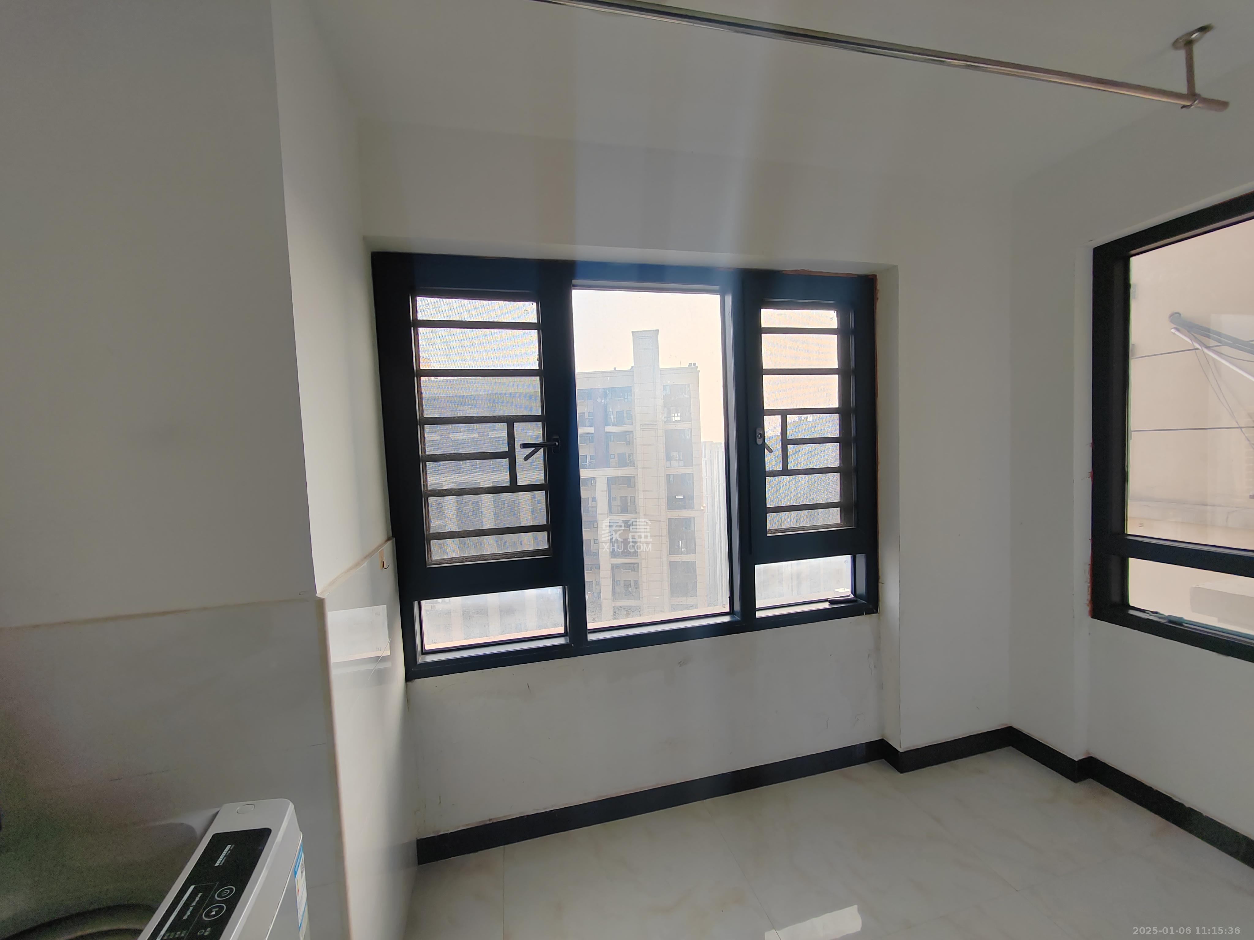 保利城(中航城国际社区、郡原美村) 3室2厅2卫 2500.0元/月 保利城(中航城国际社区、郡原美村) 3室2厅2卫 2500.0元/月室内图