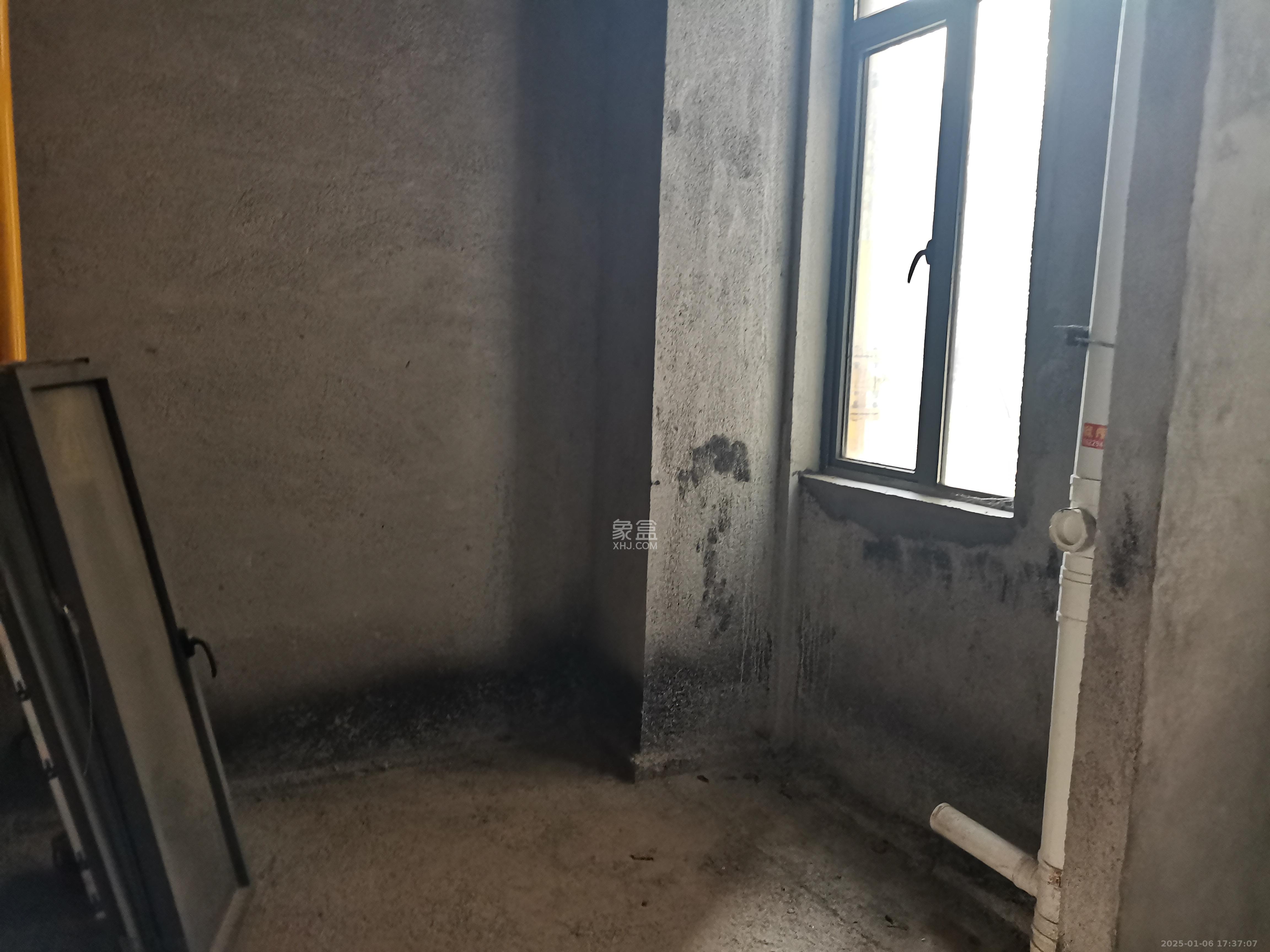 岭福家苑(天心佳苑) 3室2厅2卫 3000.0元/月 岭福家苑(天心佳苑) 3室2厅2卫 3000.0元/月室内图