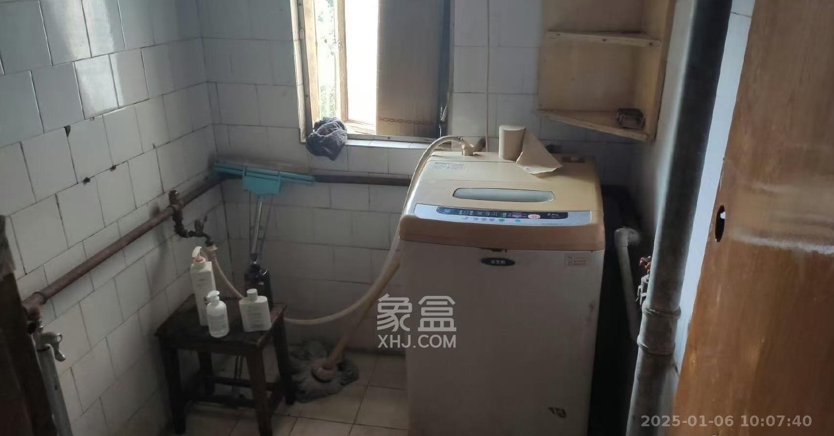 荷花园市直教师村(长沙市教育局直属教师二村) 3室2厅1卫 2000.0元/月 荷花园市直教师村(长沙市教育局直属教师二村) 3室2厅1卫 2000.0元/月室内图