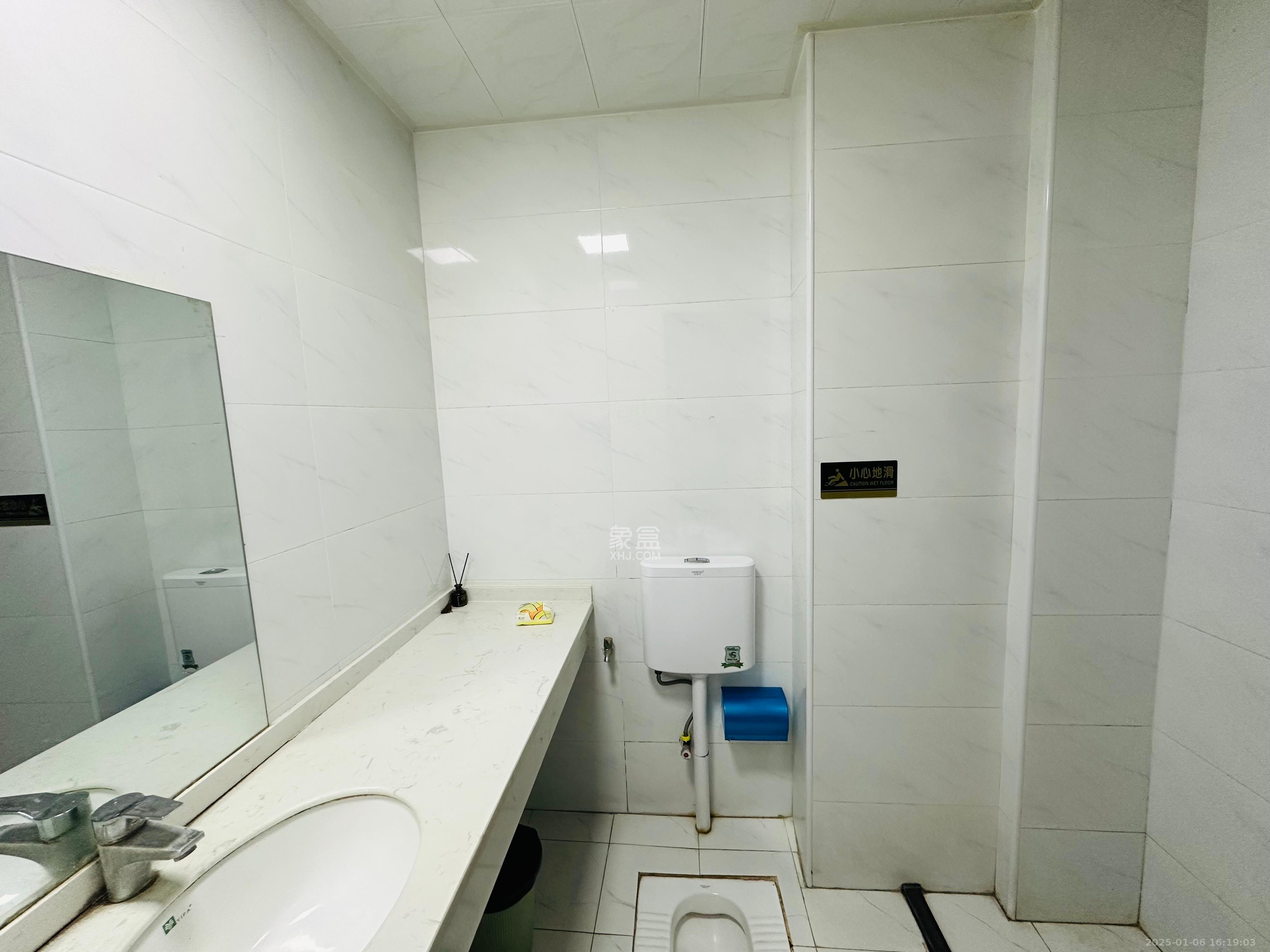 明大佳园  1室1厅1卫    1600.0元/月室内图