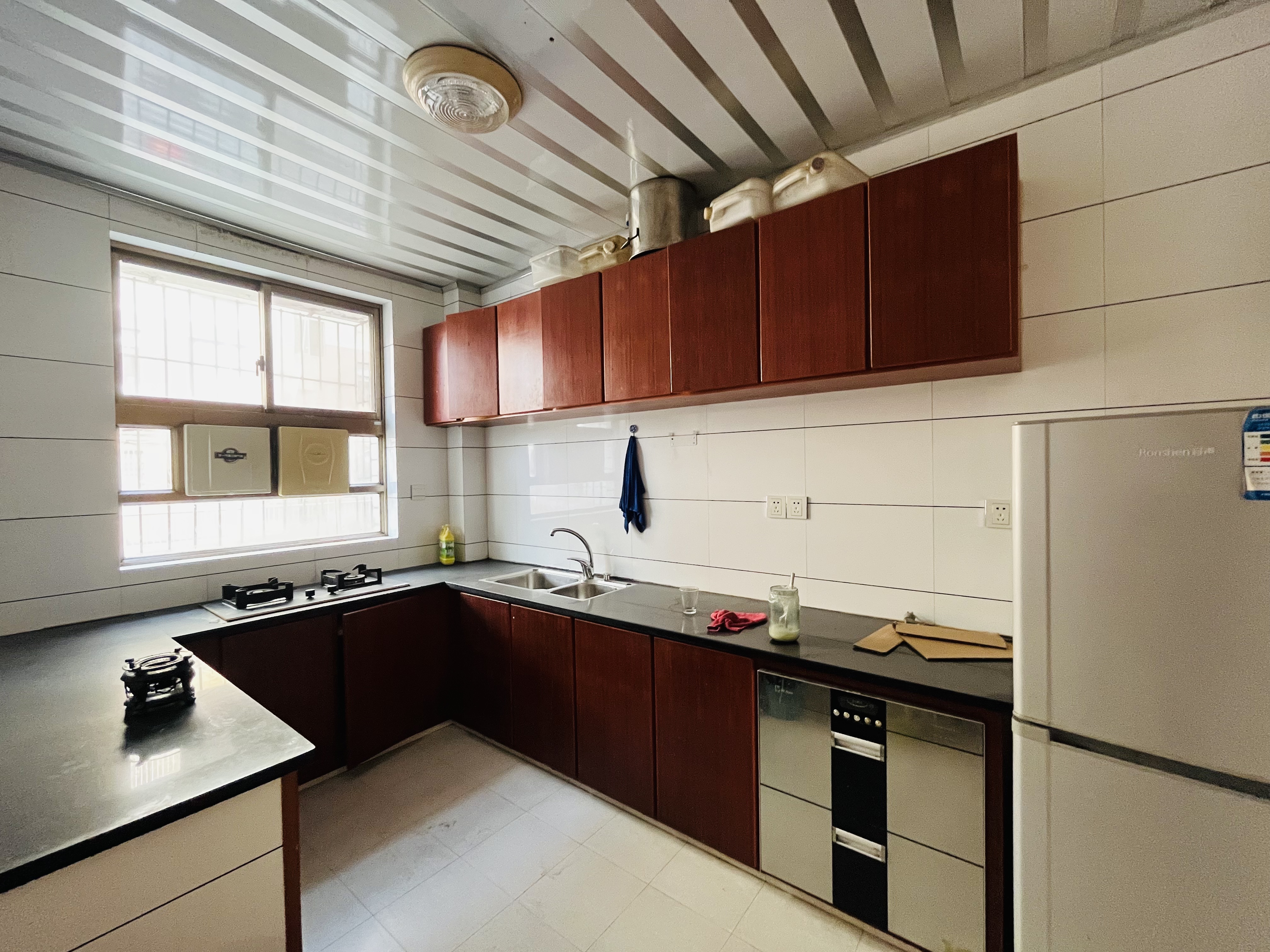 春晓小区 4室2厅2卫 1800.0元/月 春晓小区 4室2厅2卫 1800.0元/月室内图