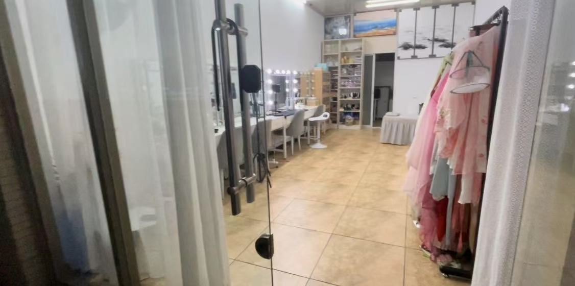 福中福商业城  1室0厅1卫    1200.0元/月 福中福商业城  1室0厅1卫    1200.0元/月