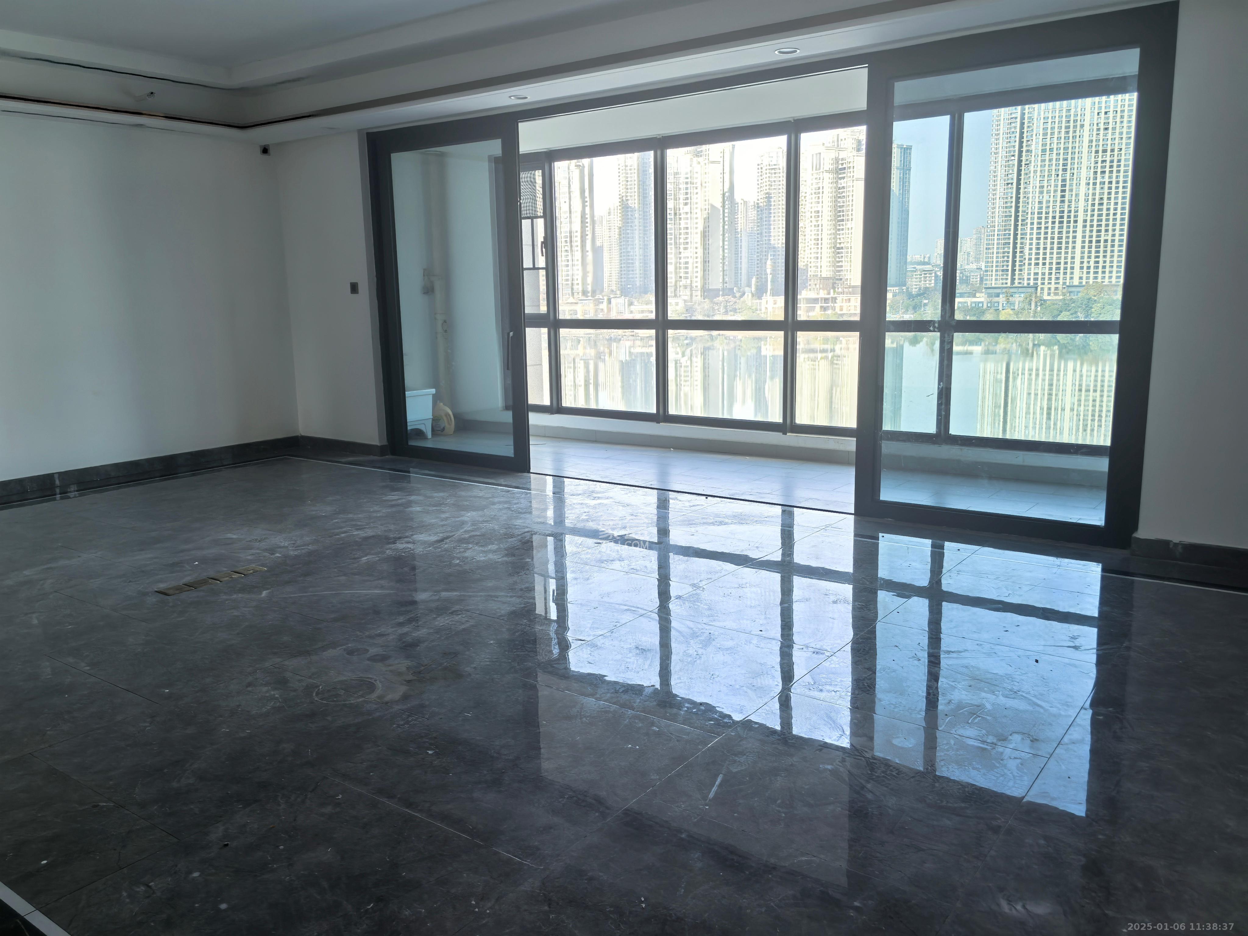 中海梅溪湖壹号 4室2厅2卫 12000.0元/月 中海梅溪湖壹号 4室2厅2卫 12000.0元/月室内图