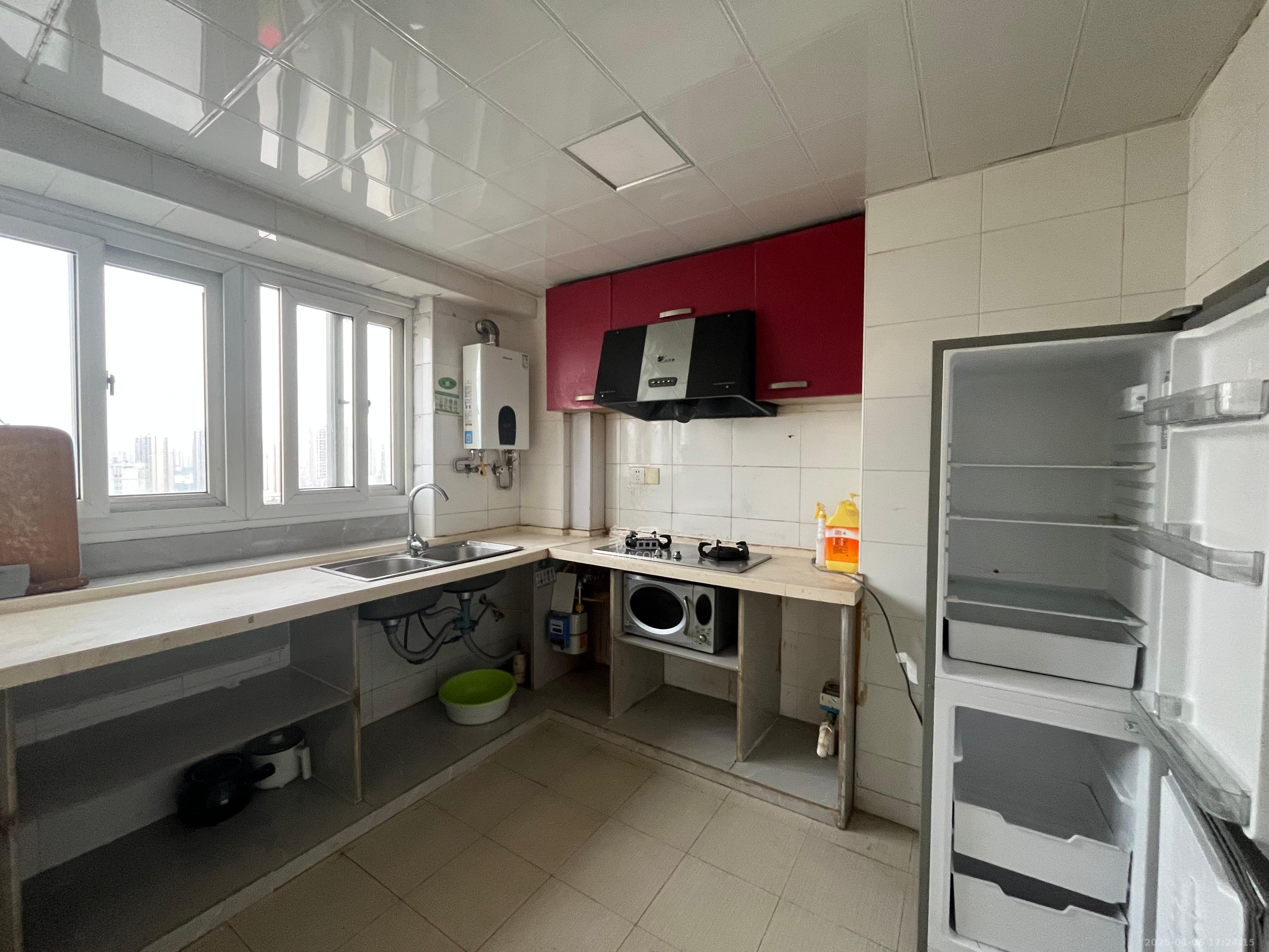 他城(天鸿时代公寓) 4室2厅2卫 2200.0元/月 他城(天鸿时代公寓) 4室2厅2卫 2200.0元/月室内图