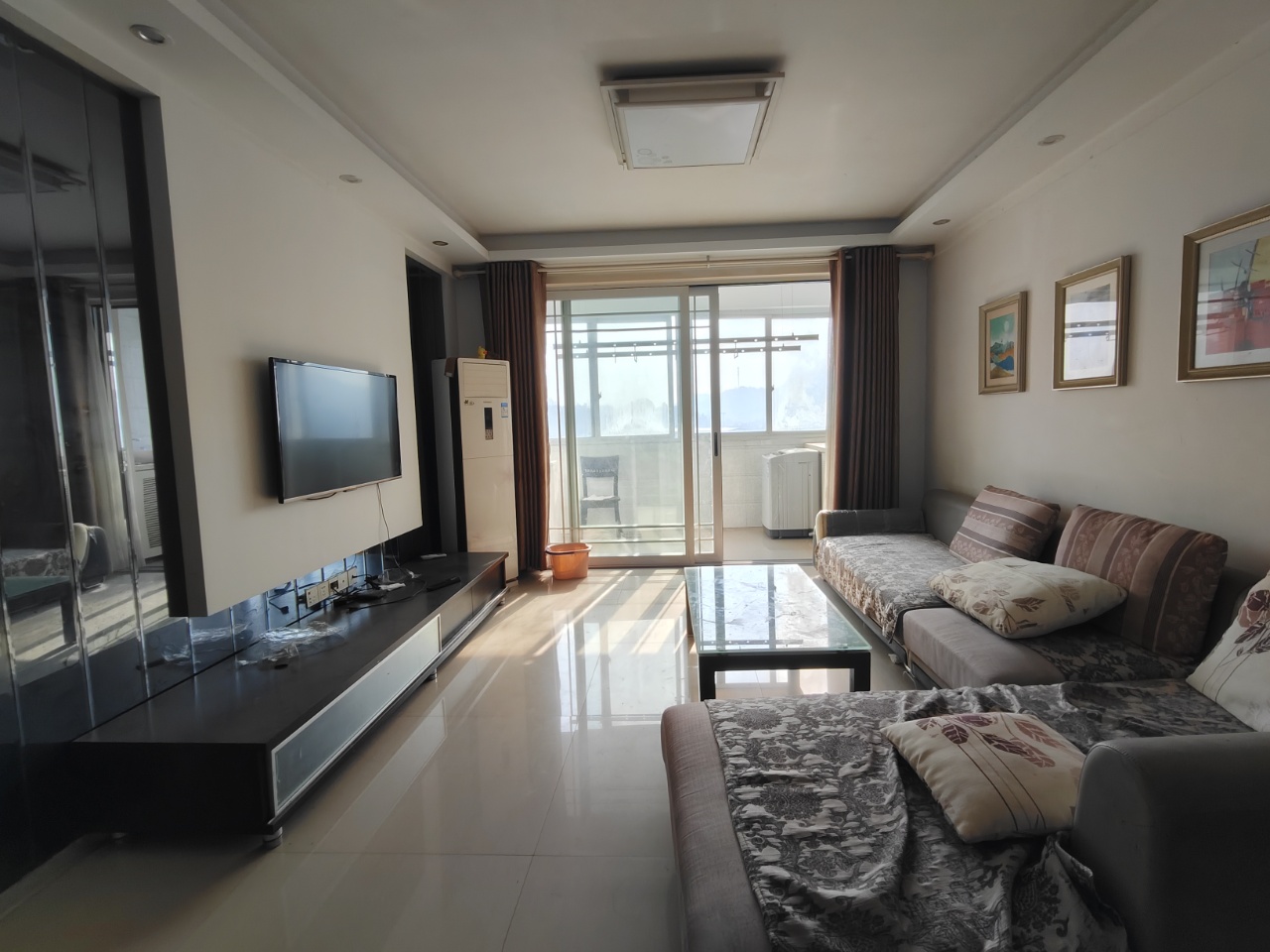 万城国际 2室1厅1卫 1400.0元/月 万城国际 2室1厅1卫 1400.0元/月室内图