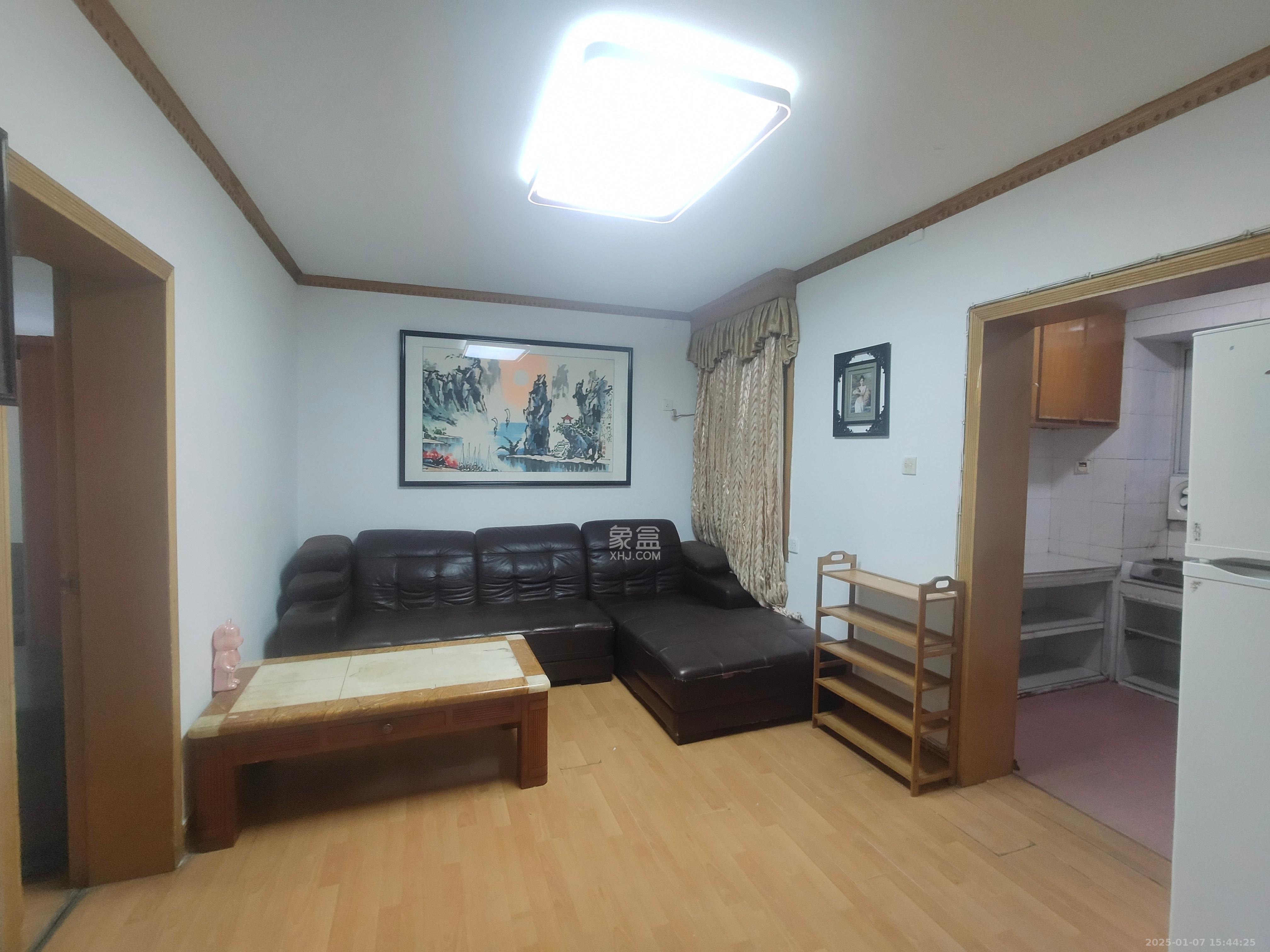 省建材机械厂宿舍 3室2厅1卫 1600.0元/月 省建材机械厂宿舍 3室2厅1卫 1600.0元/月室内图