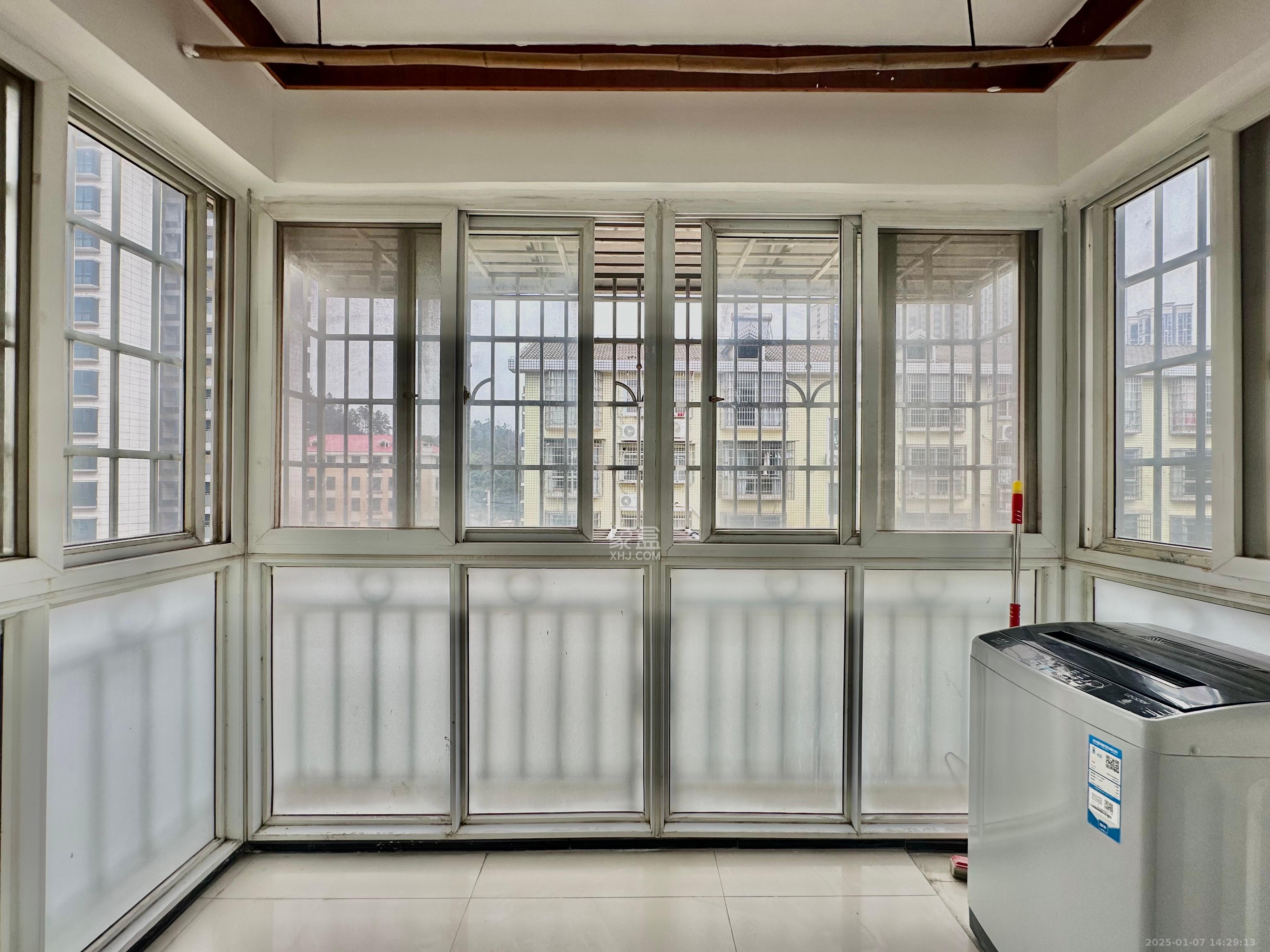 金峰小区北院(七里营社区)  3室2厅2卫    2000.0元/月 金峰小区北院(七里营社区)  3室2厅2卫    2000.0元/月室内图