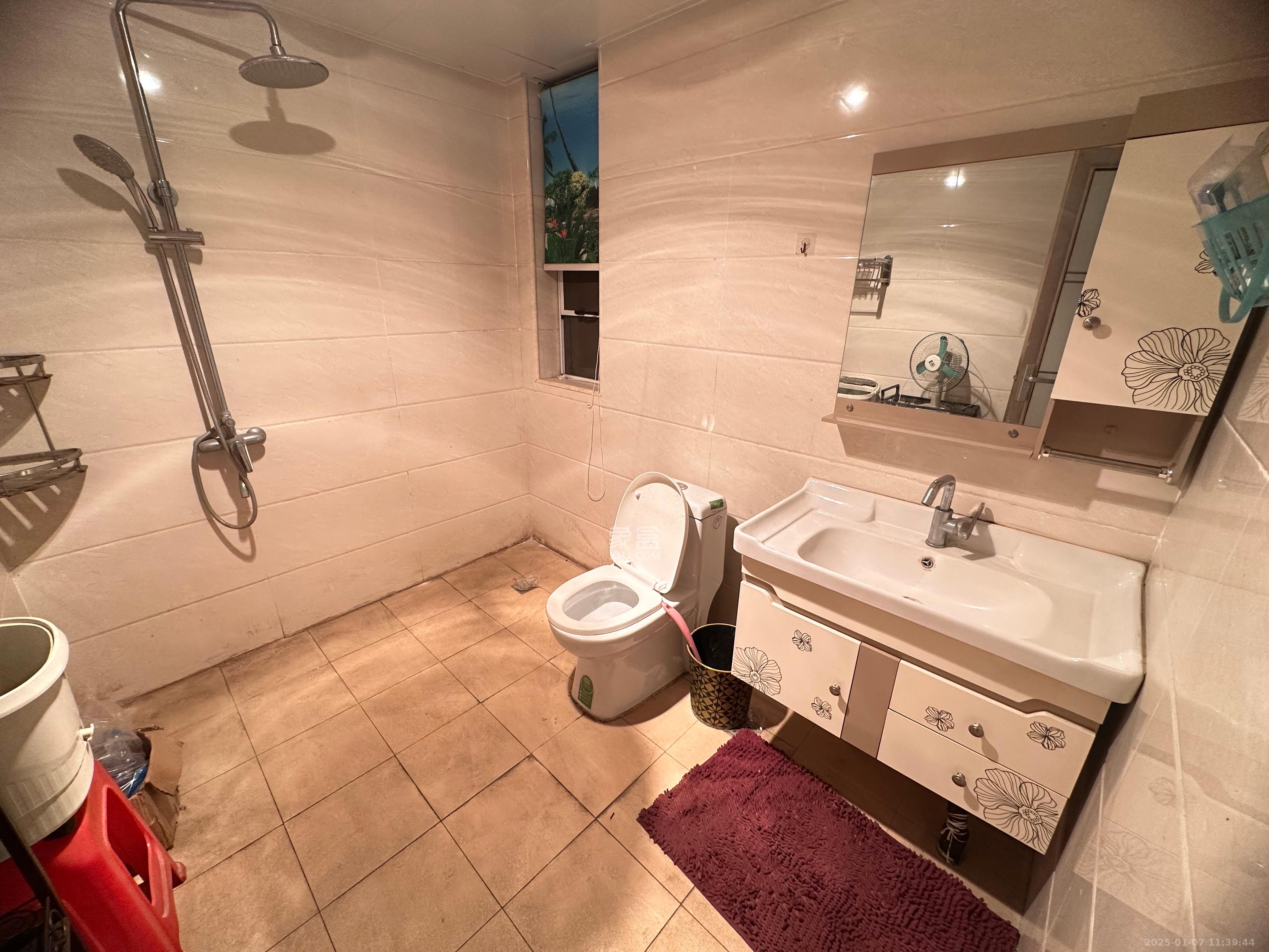 星城新宇莲景苑 3室0厅0卫 2500.0元/月 星城新宇莲景苑 3室0厅0卫 2500.0元/月室内图