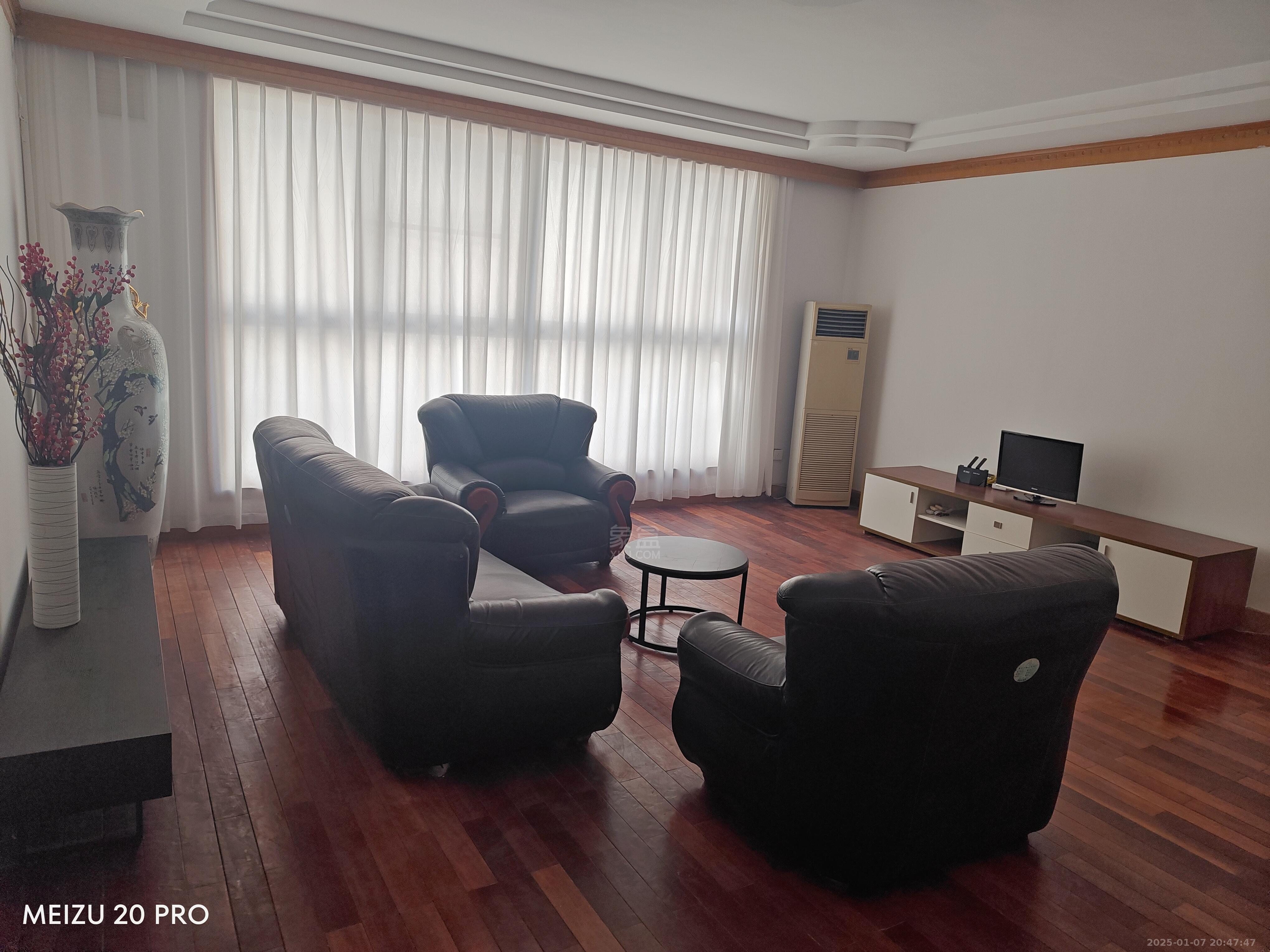 建设工程造价管理站泰山路26号 3室2厅2卫 1890.0元/月 建设工程造价管理站泰山路26号 3室2厅2卫 1890.0元/月室内图