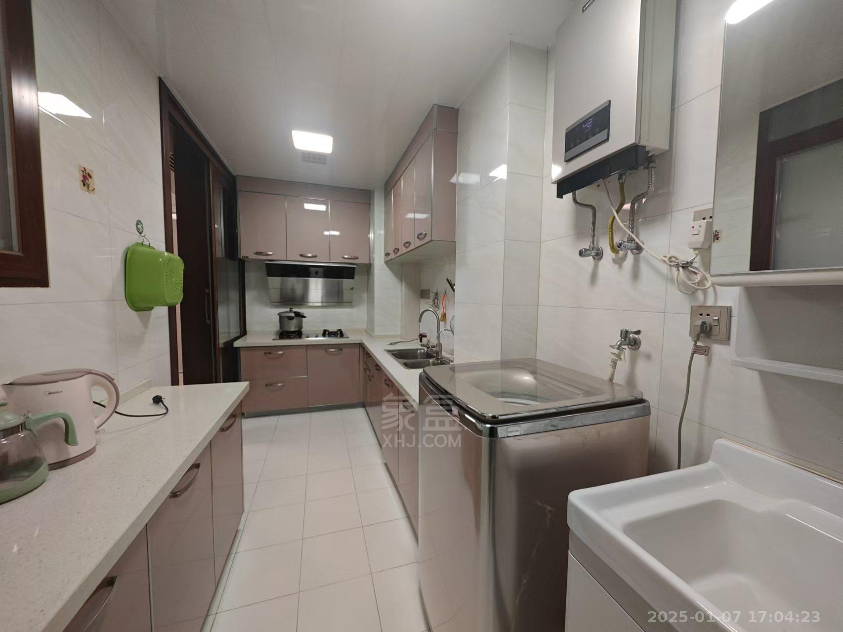 奥园广场 3室2厅1卫 2200.0元/月 奥园广场 3室2厅1卫 2200.0元/月室内图