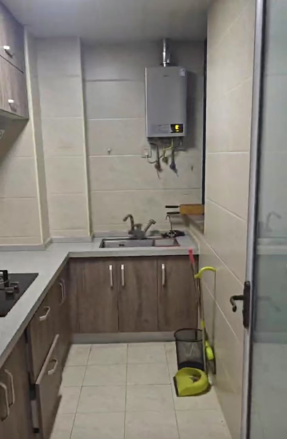 融冠亲城 3室1厅1卫 2000.00元/月 融冠亲城 3室1厅1卫 2000.00元/月室内图