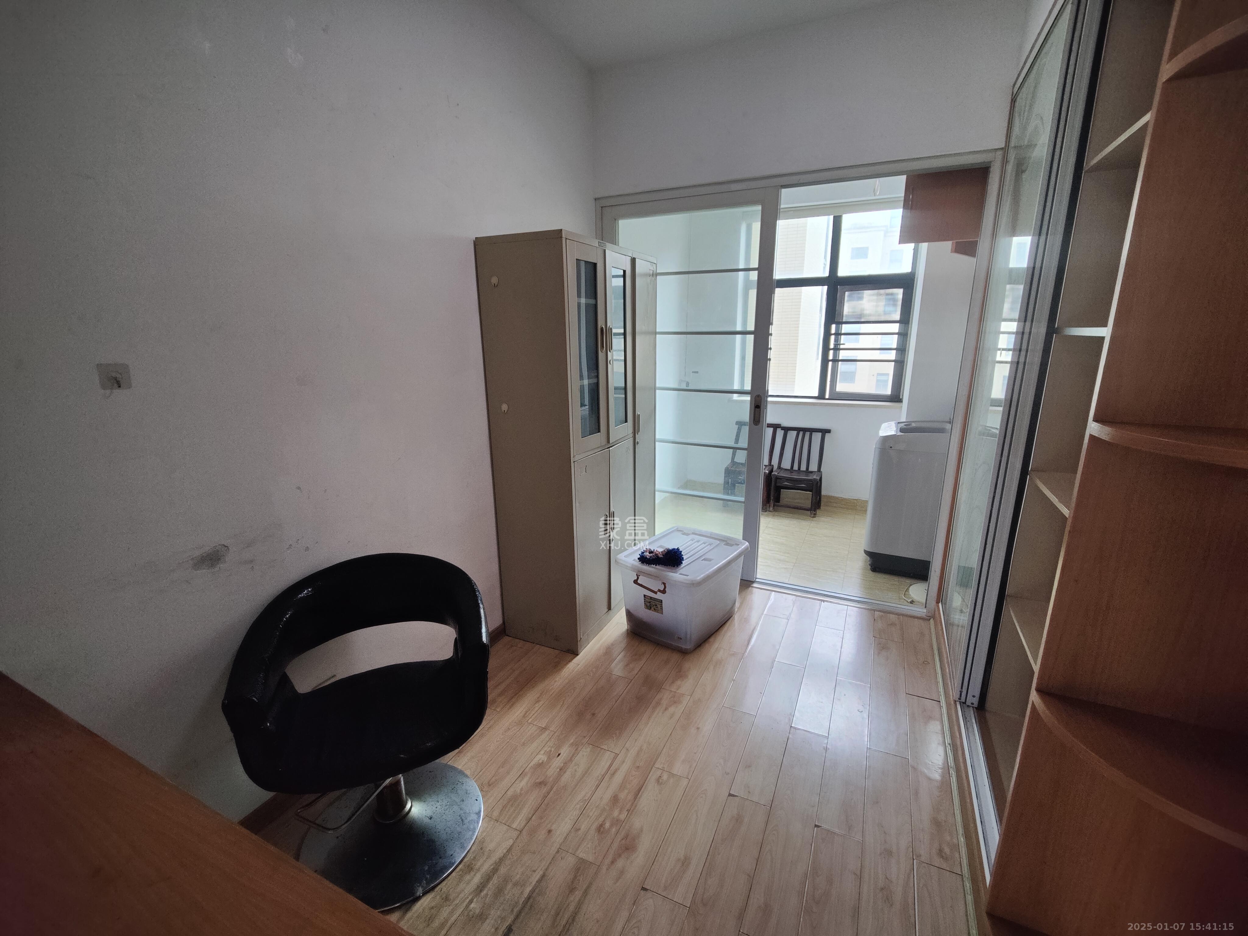 长盛岚庭 3室2厅1卫 2000.0元/月 长盛岚庭 3室2厅1卫 2000.0元/月室内图