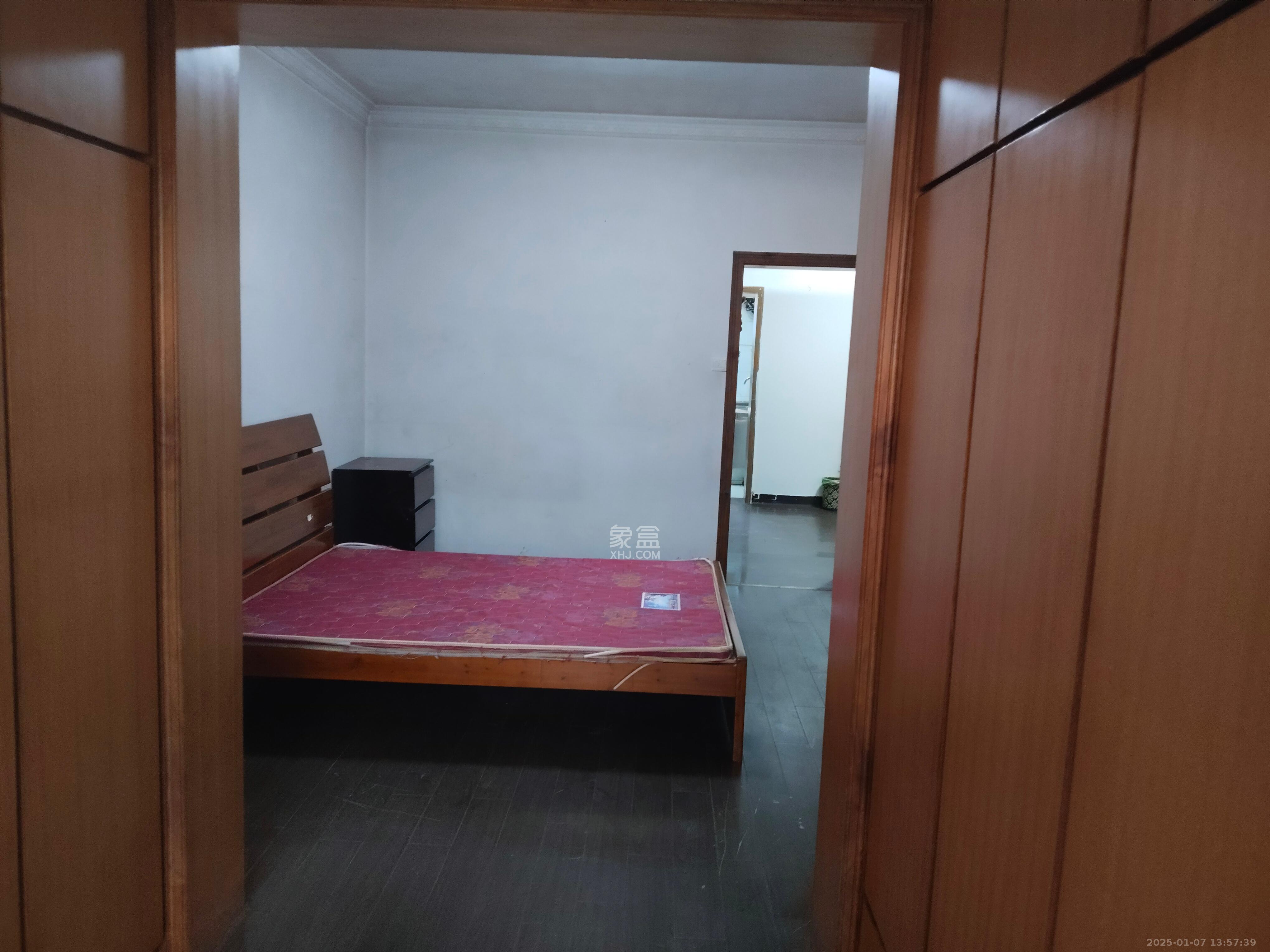 十五中单位宿舍  3室2厅1卫   1800.00元/月室内图