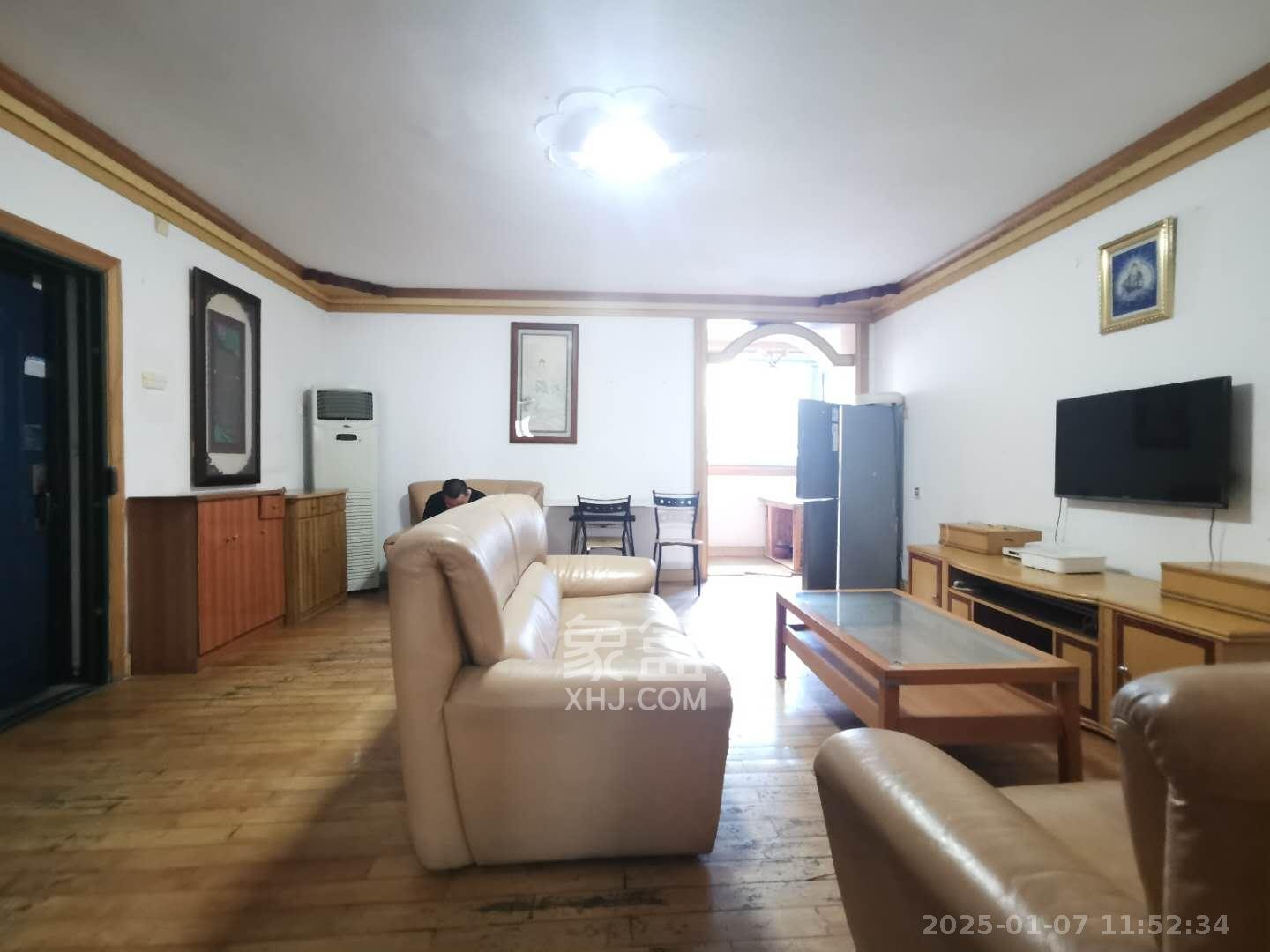 红旗综合安置楼 2室2厅1卫 1800.0元/月 红旗综合安置楼 2室2厅1卫 1800.0元/月室内图