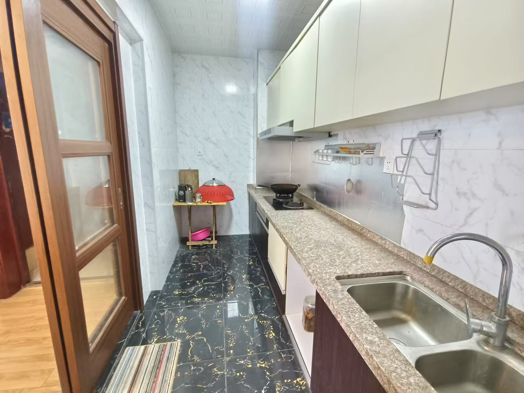 碧桂园 3室2厅2卫 2200.0元/月 碧桂园 3室2厅2卫 2200.0元/月室内图