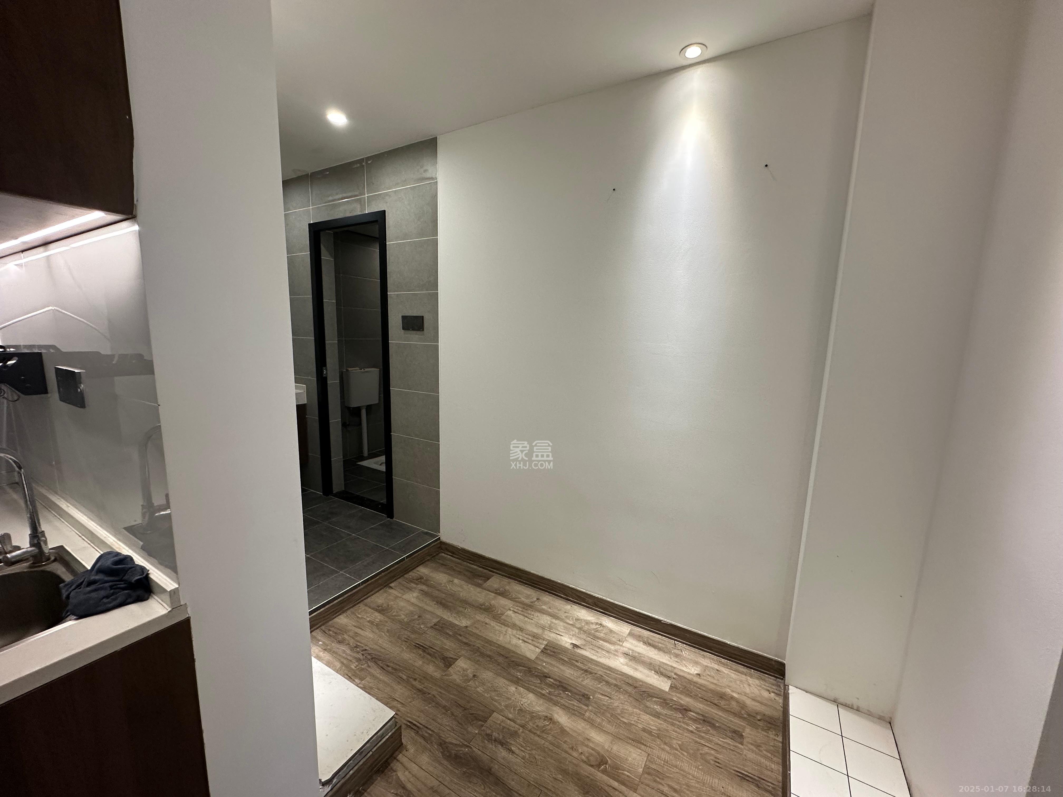 长沙高铁吾悦广场 1室1厅1卫 6800.0元/月 长沙高铁吾悦广场 1室1厅1卫 6800.0元/月室内图