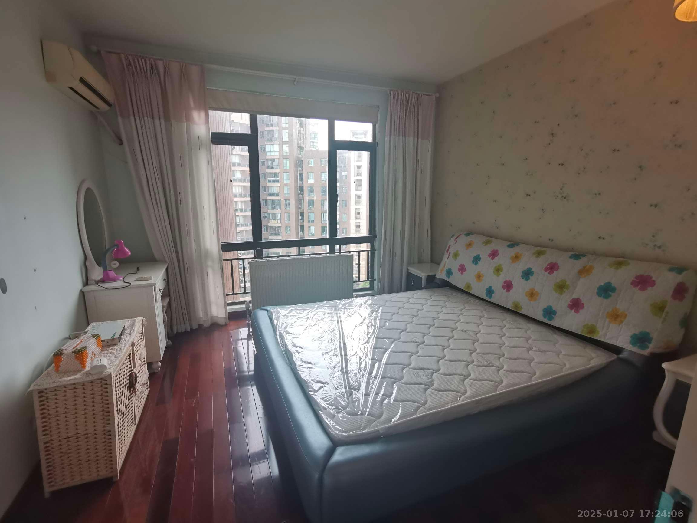 仁和香堤雅境 3室2厅2卫 3100.0元/月 仁和香堤雅境 3室2厅2卫 3100.0元/月室内图