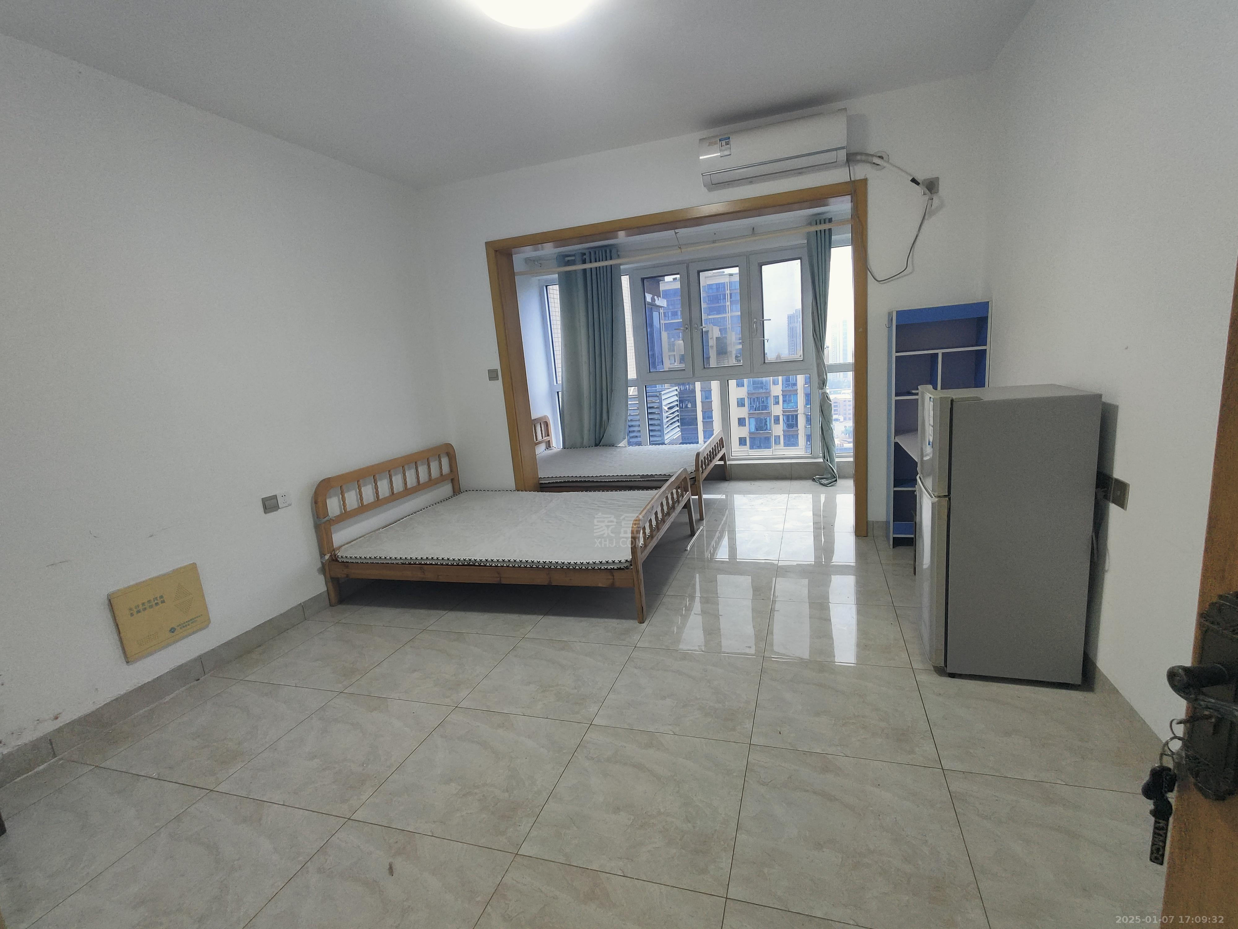 春藤小镇 1室1厅1卫 1100.0元/月 春藤小镇 1室1厅1卫 1100.0元/月室内图