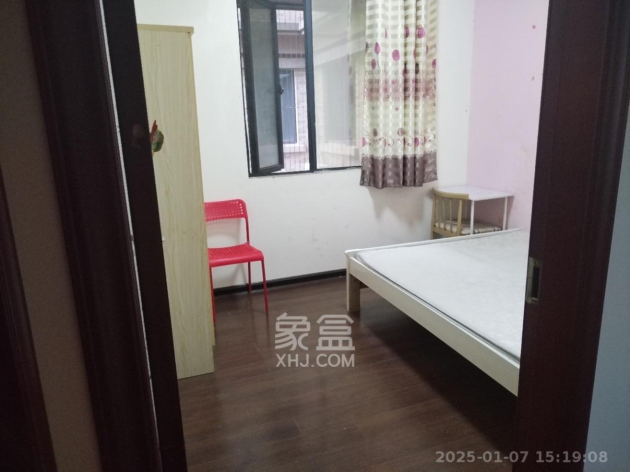 中南红领邦(红星嘉和苑)  3室1厅1卫    2600.0元/月 中南红领邦(红星嘉和苑)  3室1厅1卫    2600.0元/月