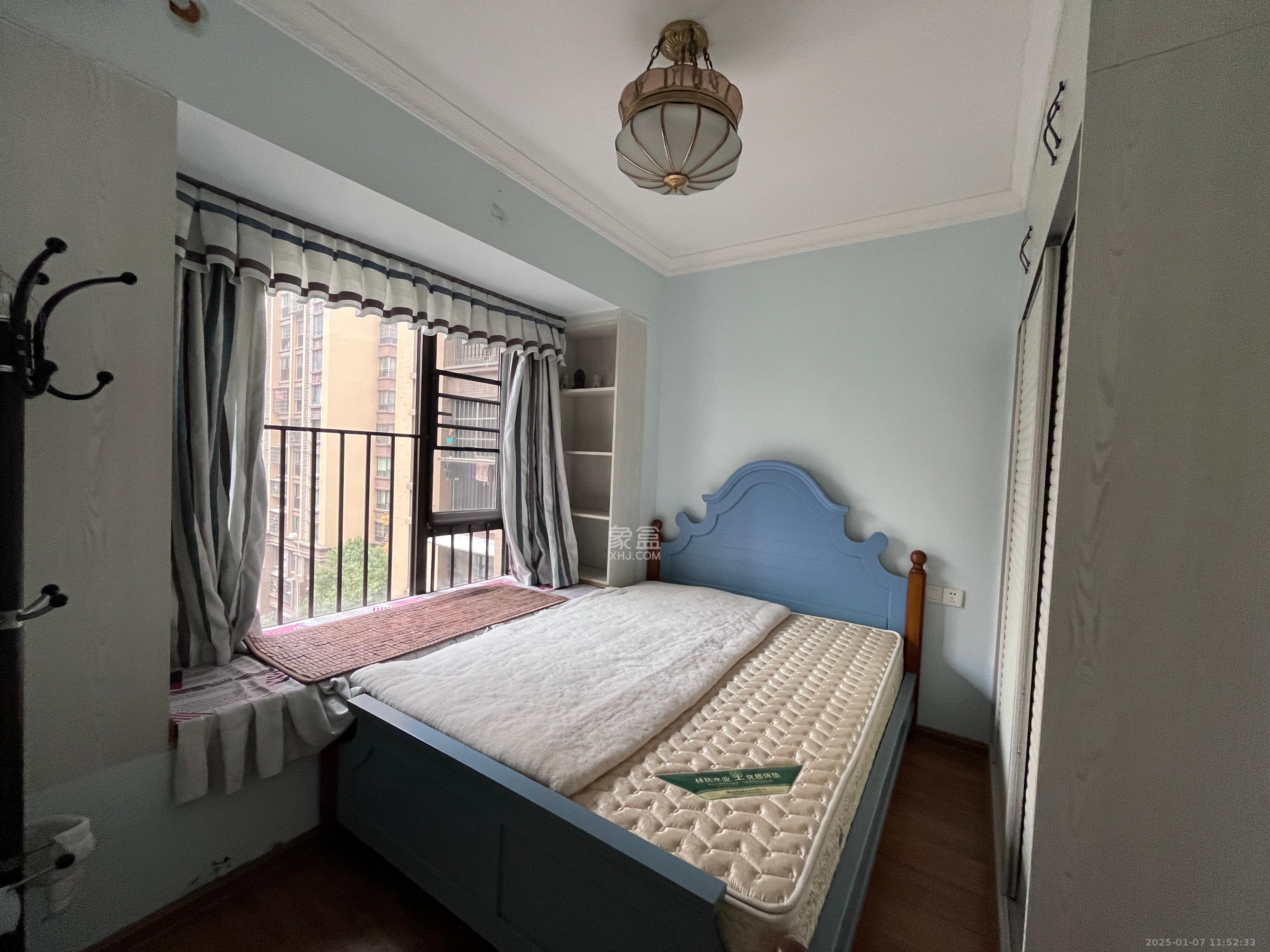 华润凤凰城三期 3室2厅1卫 2400.0元/月 华润凤凰城三期 3室2厅1卫 2400.0元/月室内图