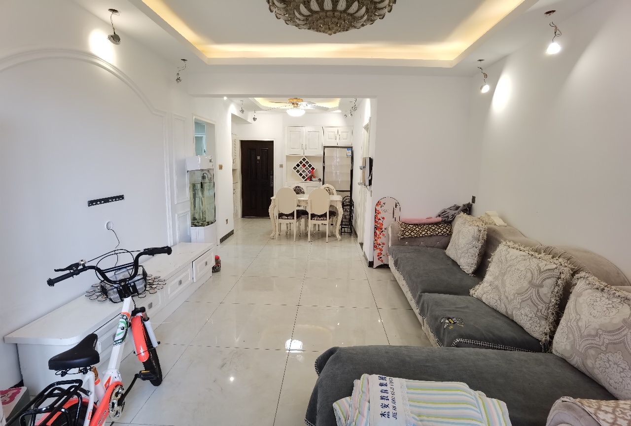 华剑首郡+五江珑悦 2室2厅1卫 49.8万 华剑首郡+五江珑悦 2室2厅1卫 49.8万客厅