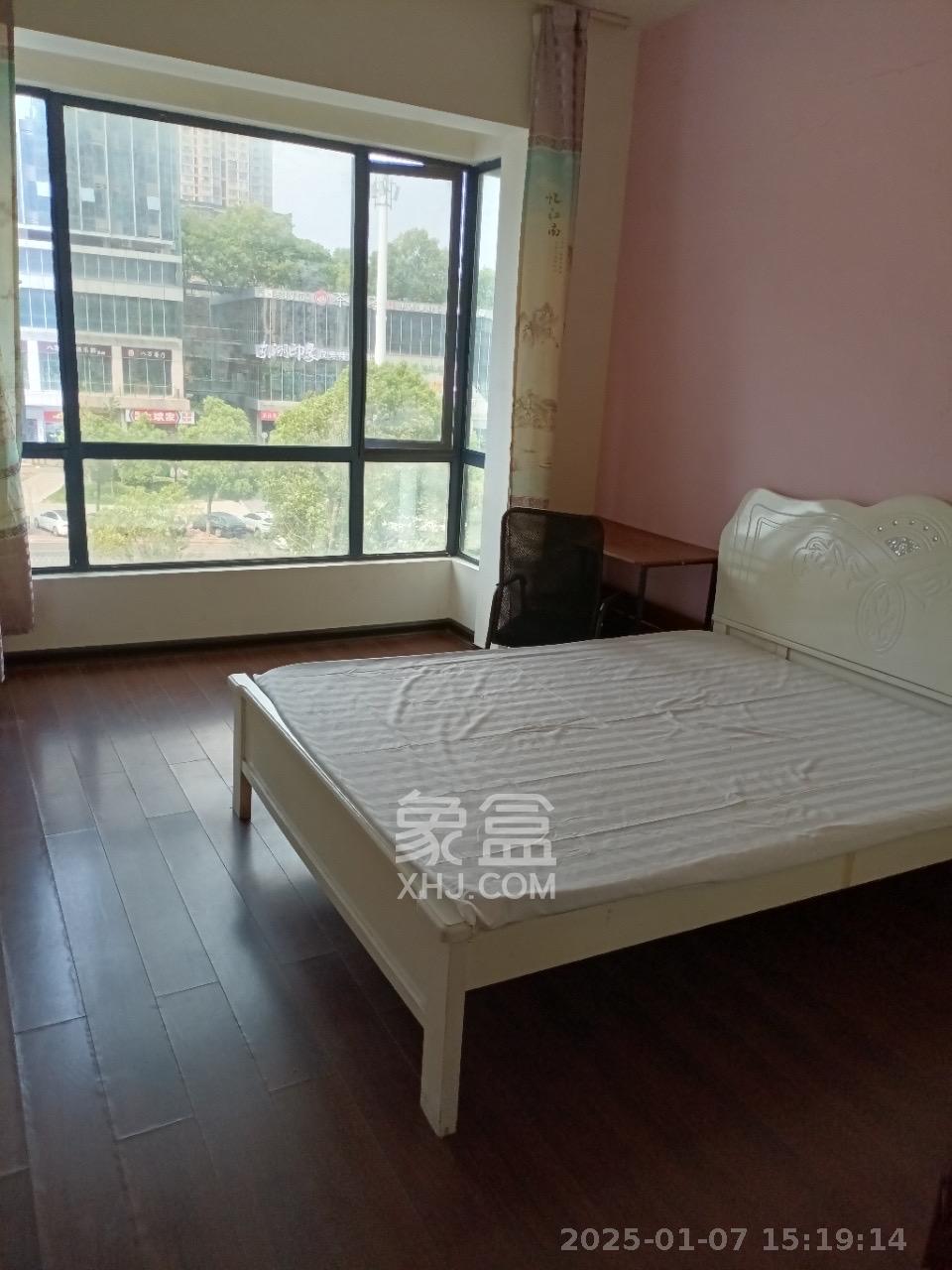 中南红领邦(红星嘉和苑) 3室1厅1卫 2600.0元/月 中南红领邦(红星嘉和苑) 3室1厅1卫 2600.0元/月室内图