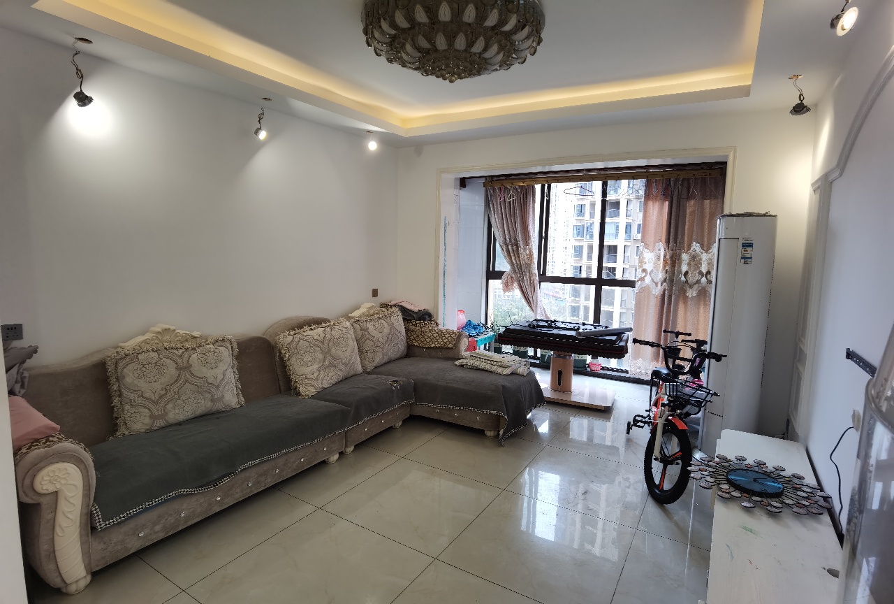 华剑首郡+五江珑悦 2室2厅1卫 49.8万 华剑首郡+五江珑悦 2室2厅1卫 49.8万客厅