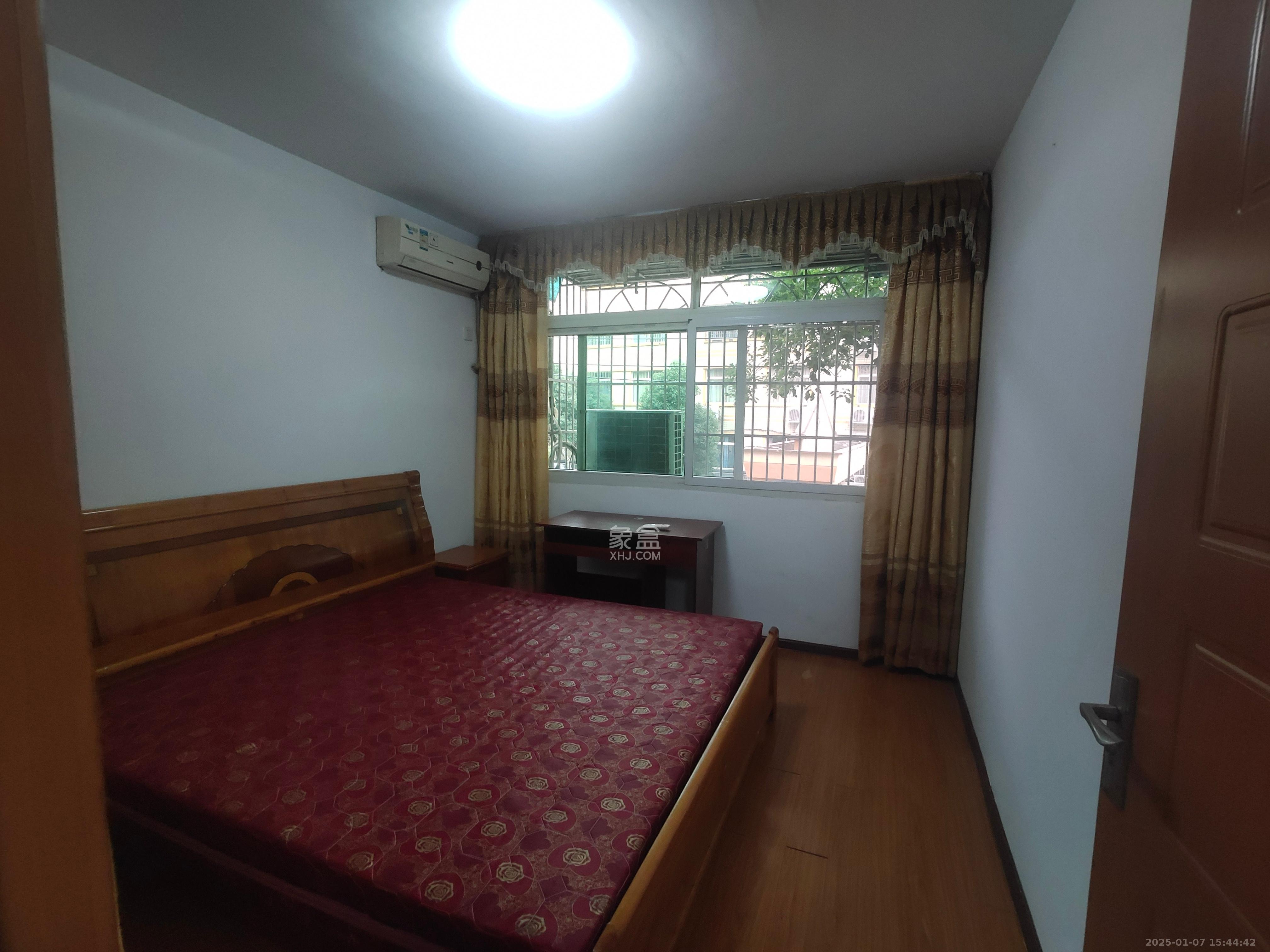 省建材机械厂宿舍 3室2厅1卫 1600.0元/月 省建材机械厂宿舍 3室2厅1卫 1600.0元/月室内图