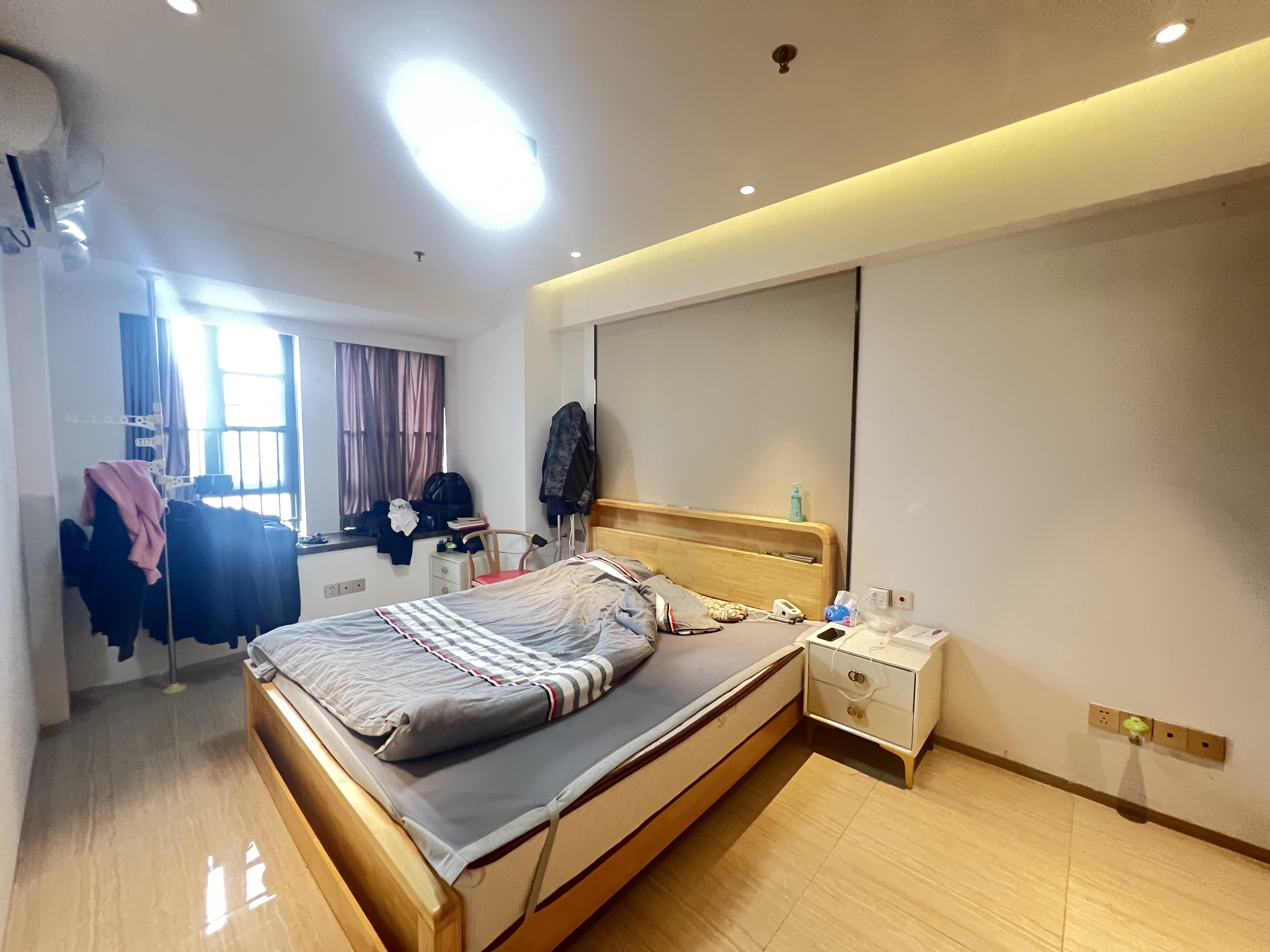 海航豪庭北苑 1室1厅1卫 140.0万 海航豪庭北苑 1室1厅1卫 140.0万客厅