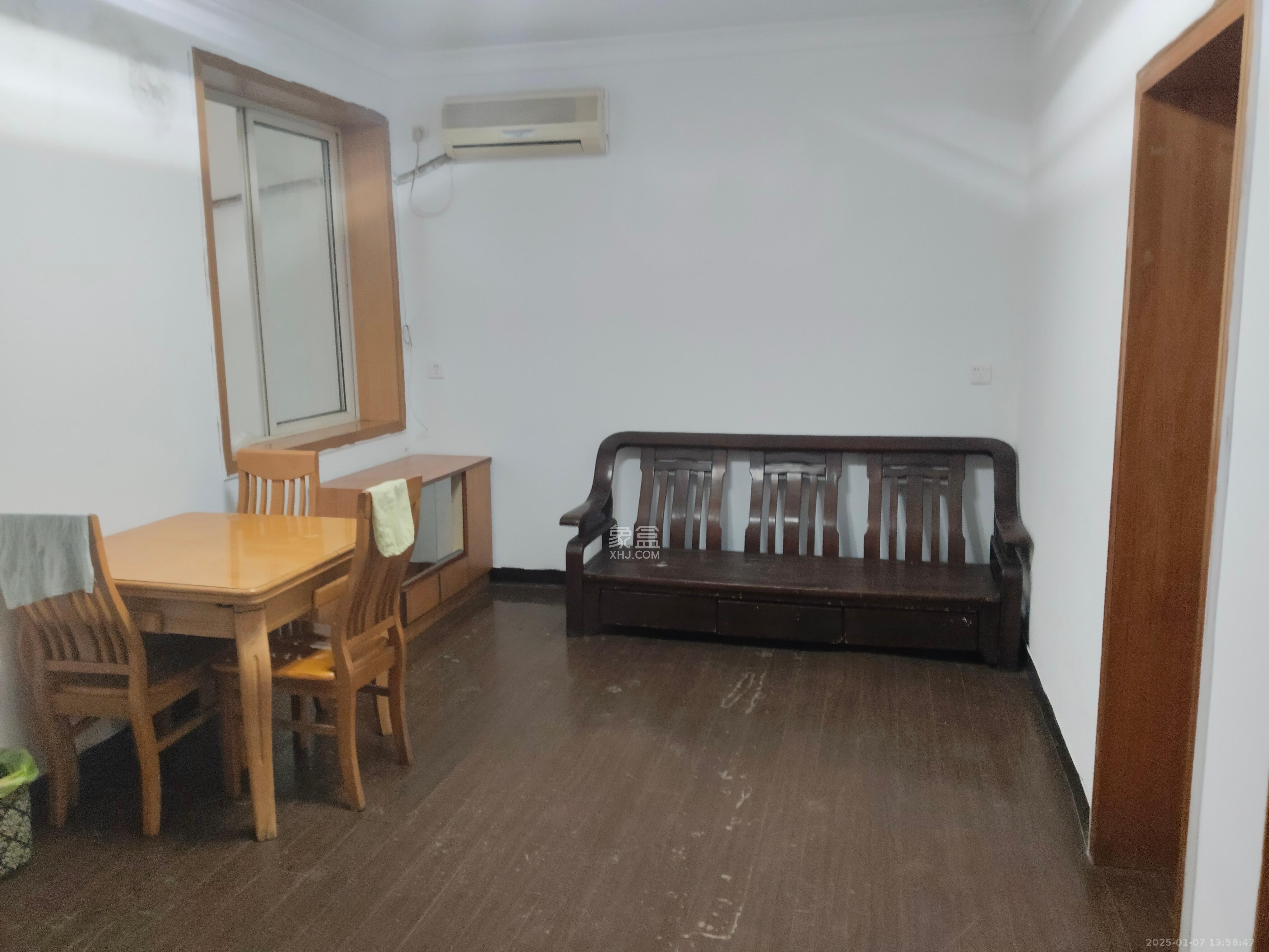 十五中单位宿舍  3室2厅1卫   1800.00元/月室内图