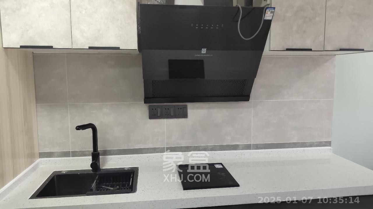 裕天国际商汇中心 1室1厅1卫 2400.0元/月 裕天国际商汇中心 1室1厅1卫 2400.0元/月室内图