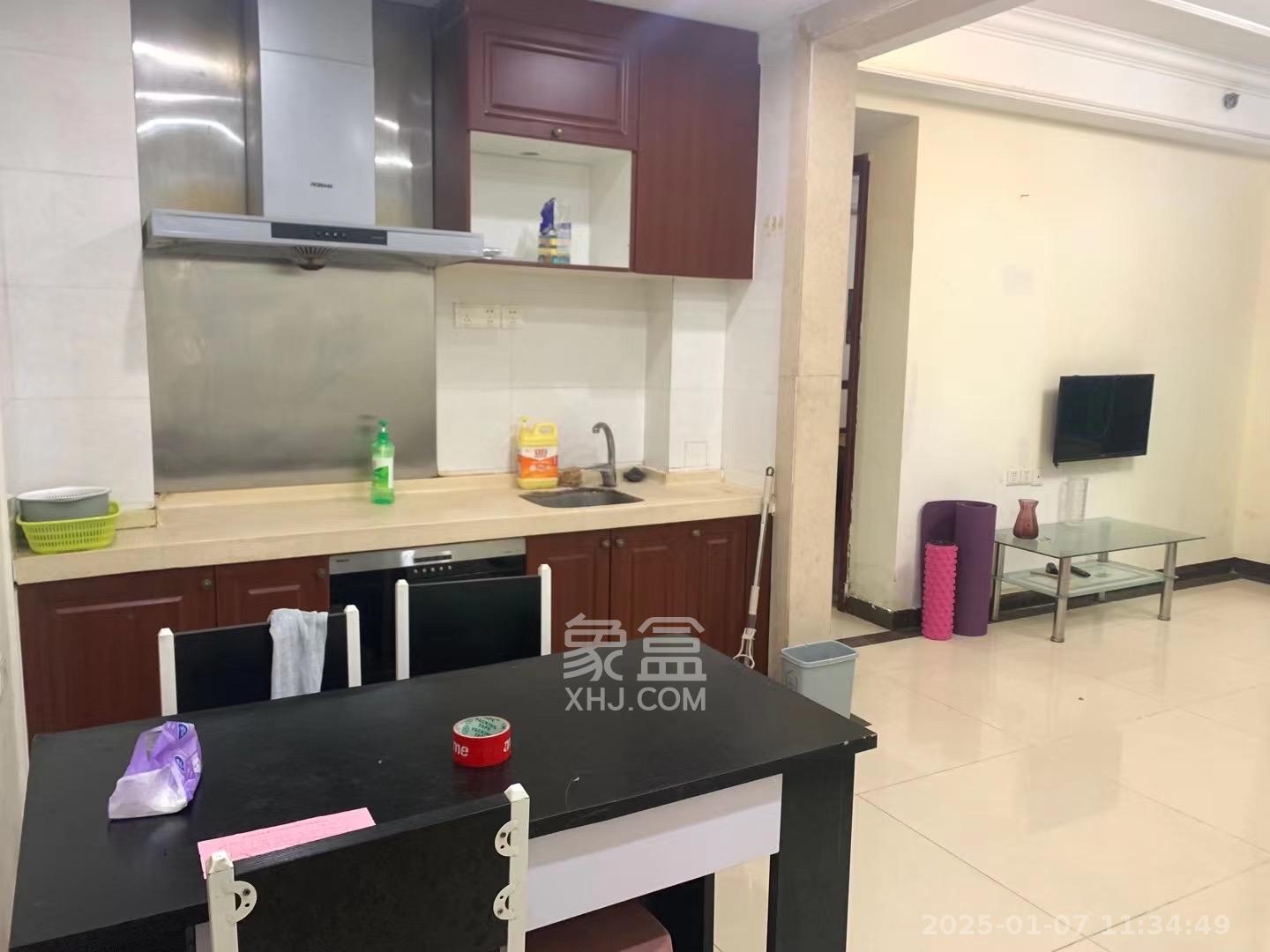 恒大华府  2室2厅1卫    2000.0元/月 恒大华府  2室2厅1卫    2000.0元/月室内图