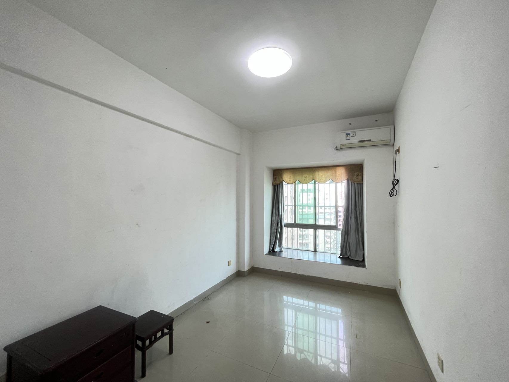 泉都大厦 3室2厅1卫 3000.0元/月 泉都大厦 3室2厅1卫 3000.0元/月室内图