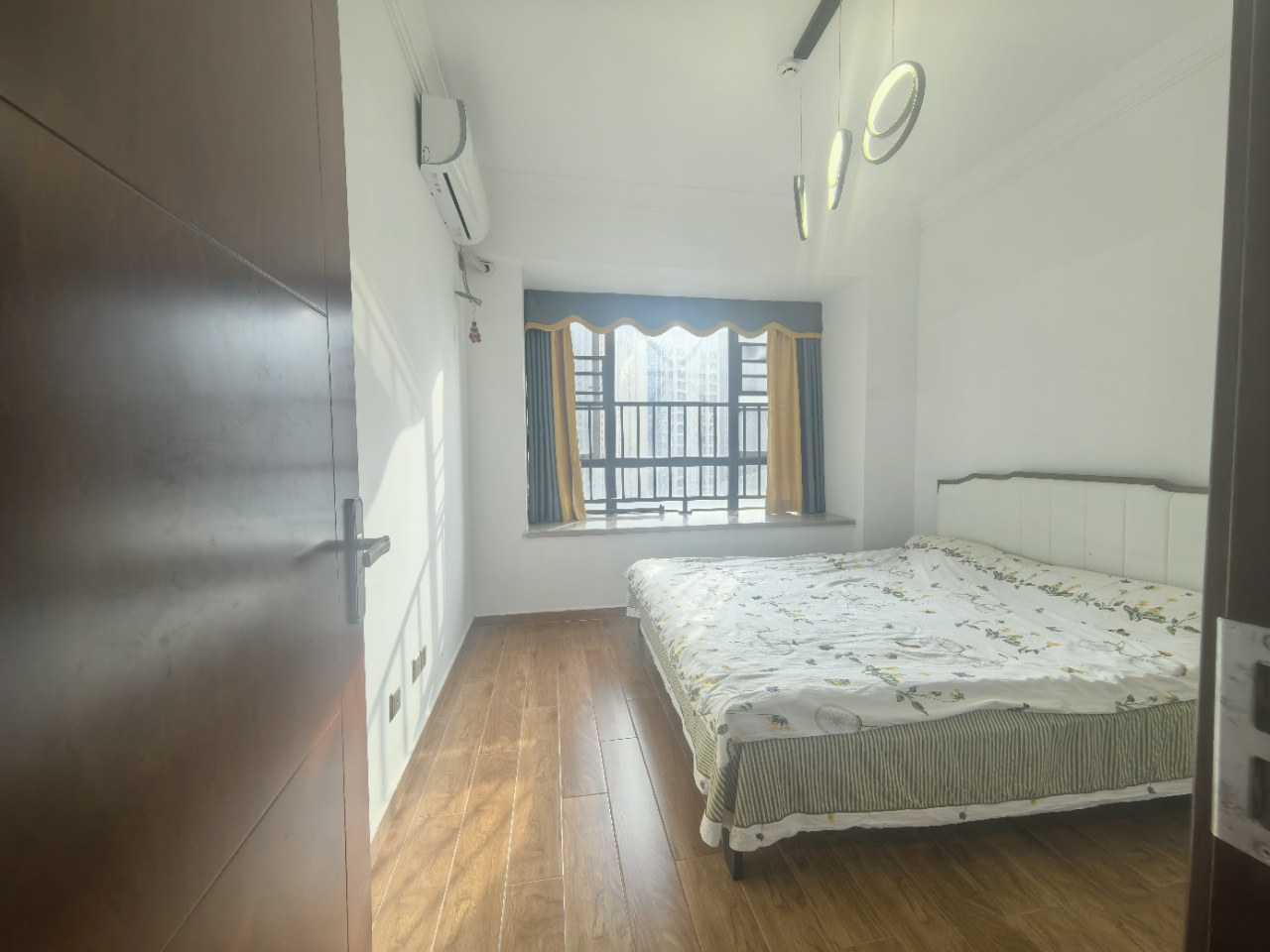 星华海岸城三期 3室2厅2卫 176.0万 星华海岸城三期 3室2厅2卫 176.0万室内图