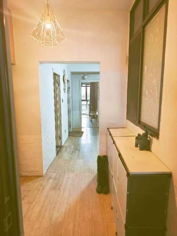 融冠亲城 3室1厅1卫 2000.00元/月 融冠亲城 3室1厅1卫 2000.00元/月室内图