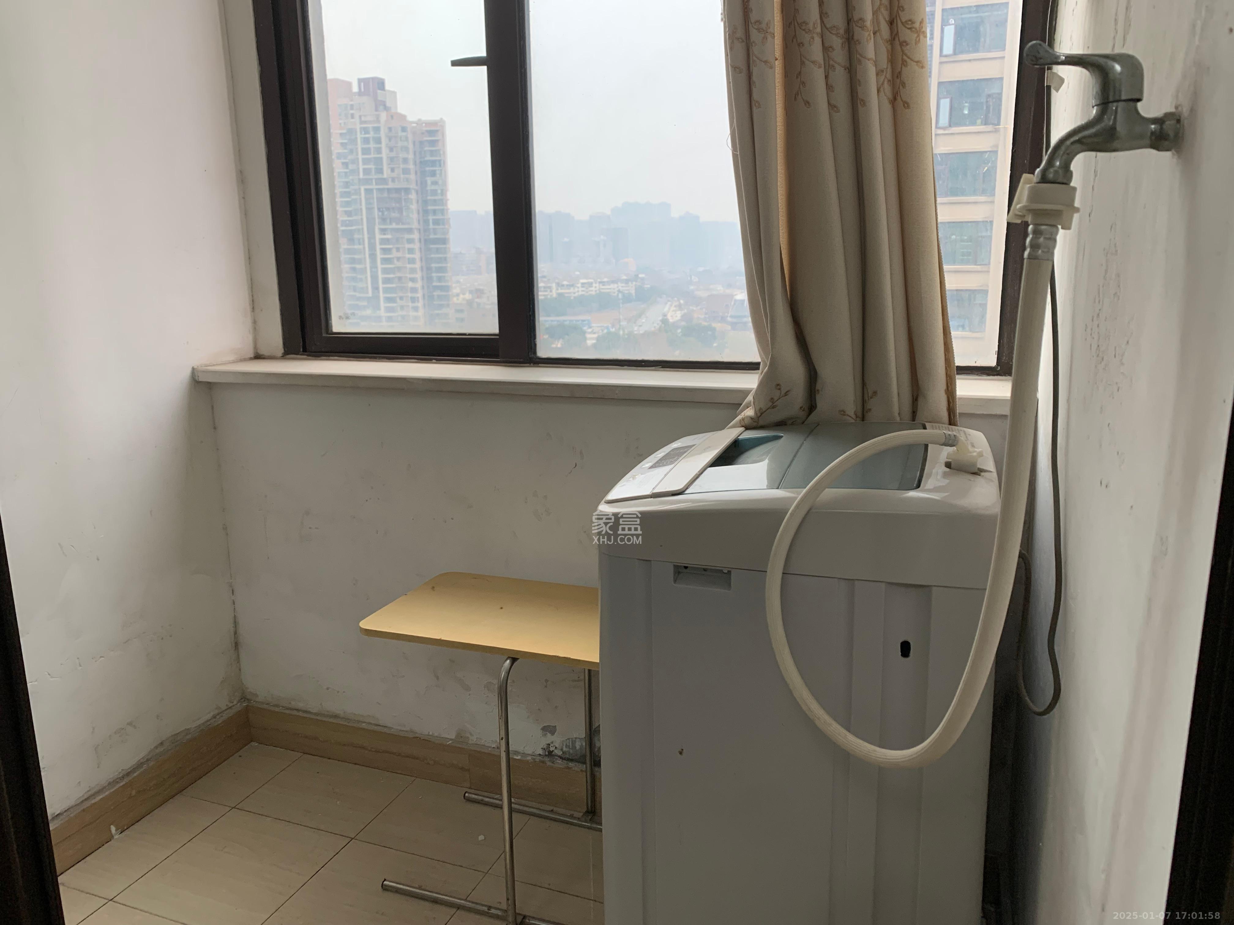 喜盈门范城 1室1厅1卫 1300.0元/月 喜盈门范城 1室1厅1卫 1300.0元/月室内图