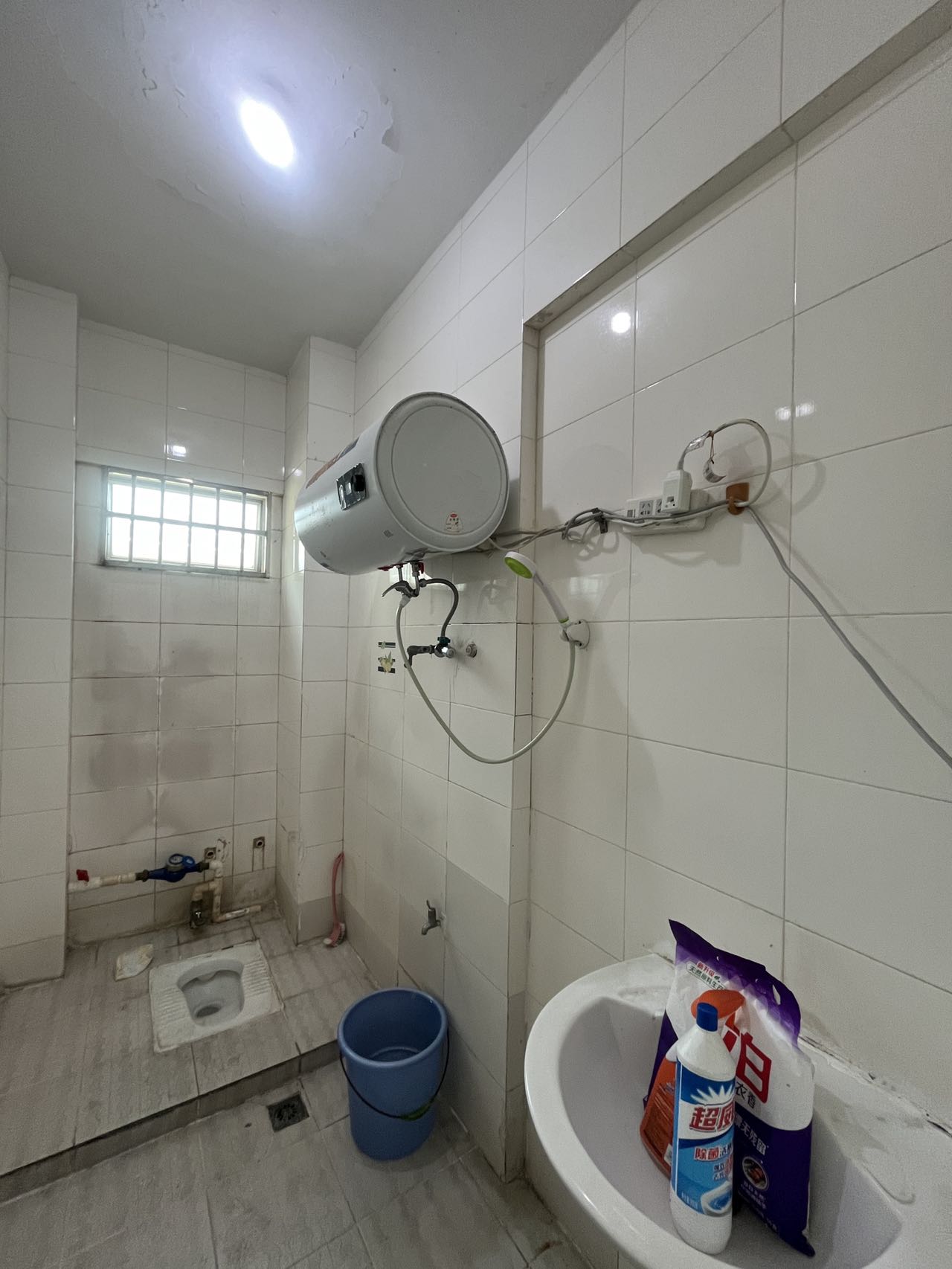 泉都大厦 3室2厅1卫 3000.0元/月 泉都大厦 3室2厅1卫 3000.0元/月室内图