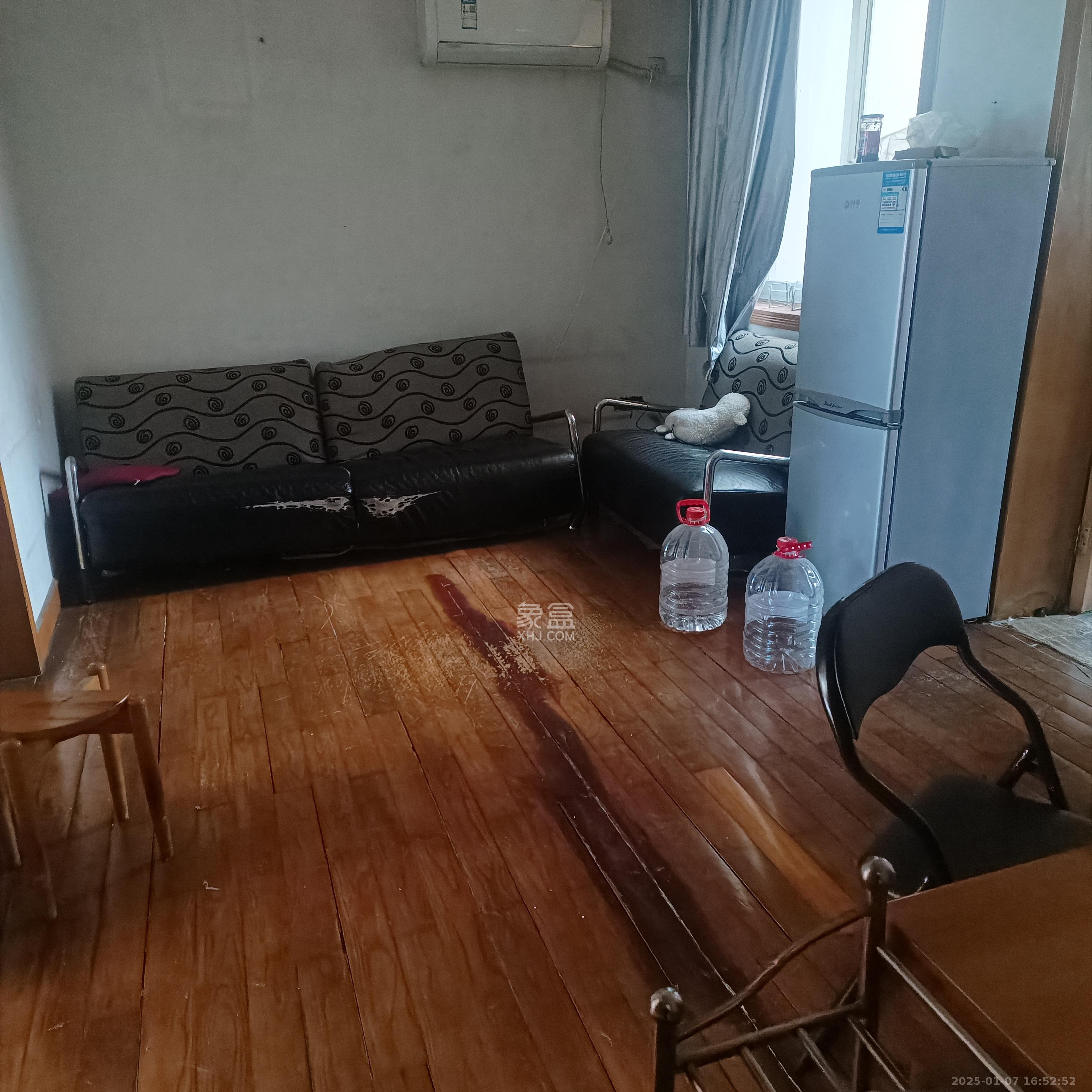 韭菜园  2室1厅1卫    1300.0元/月 韭菜园  2室1厅1卫    1300.0元/月室内图