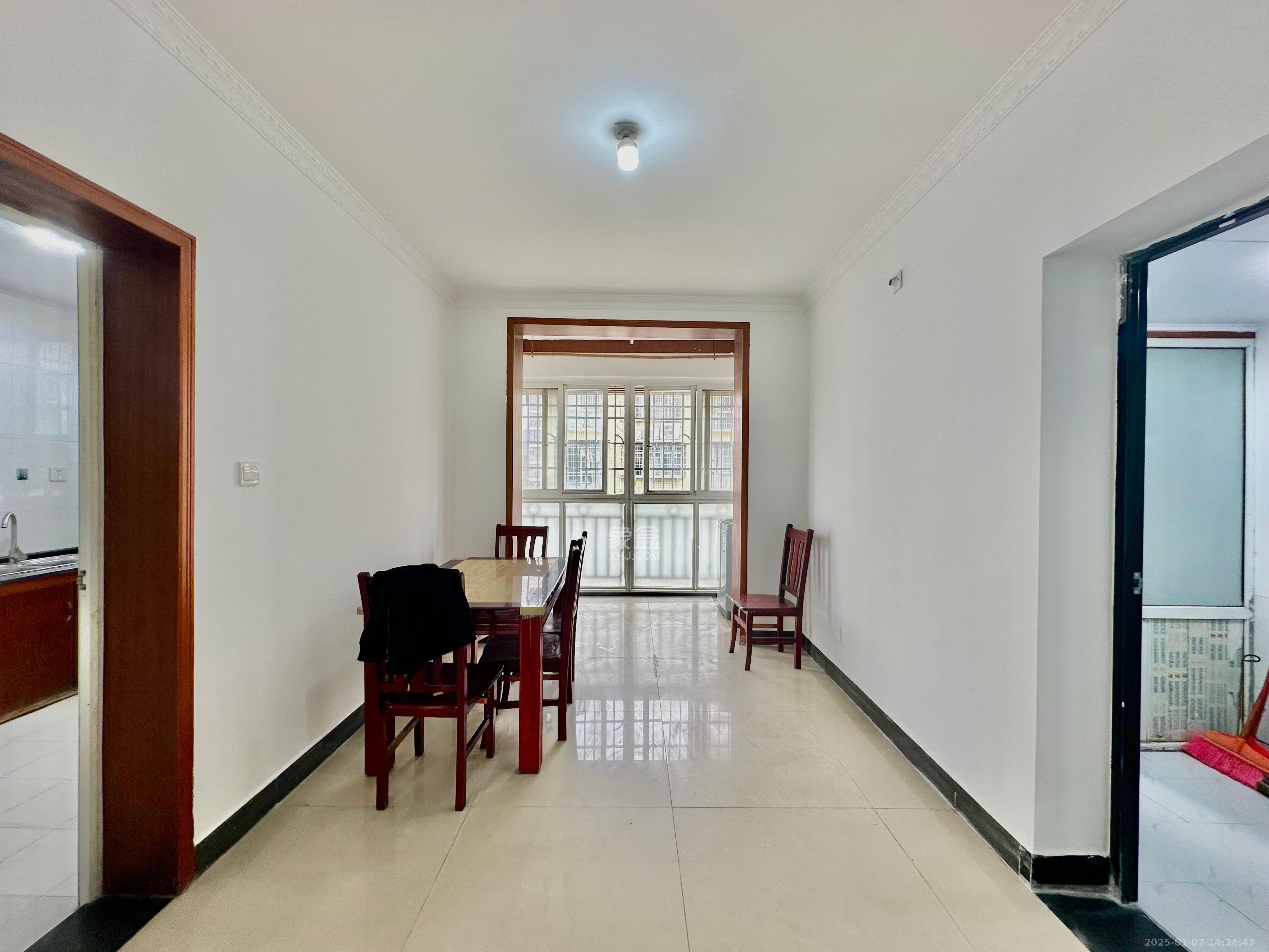 金峰小区北院(七里营社区)  3室2厅2卫    2000.0元/月 金峰小区北院(七里营社区)  3室2厅2卫    2000.0元/月室内图