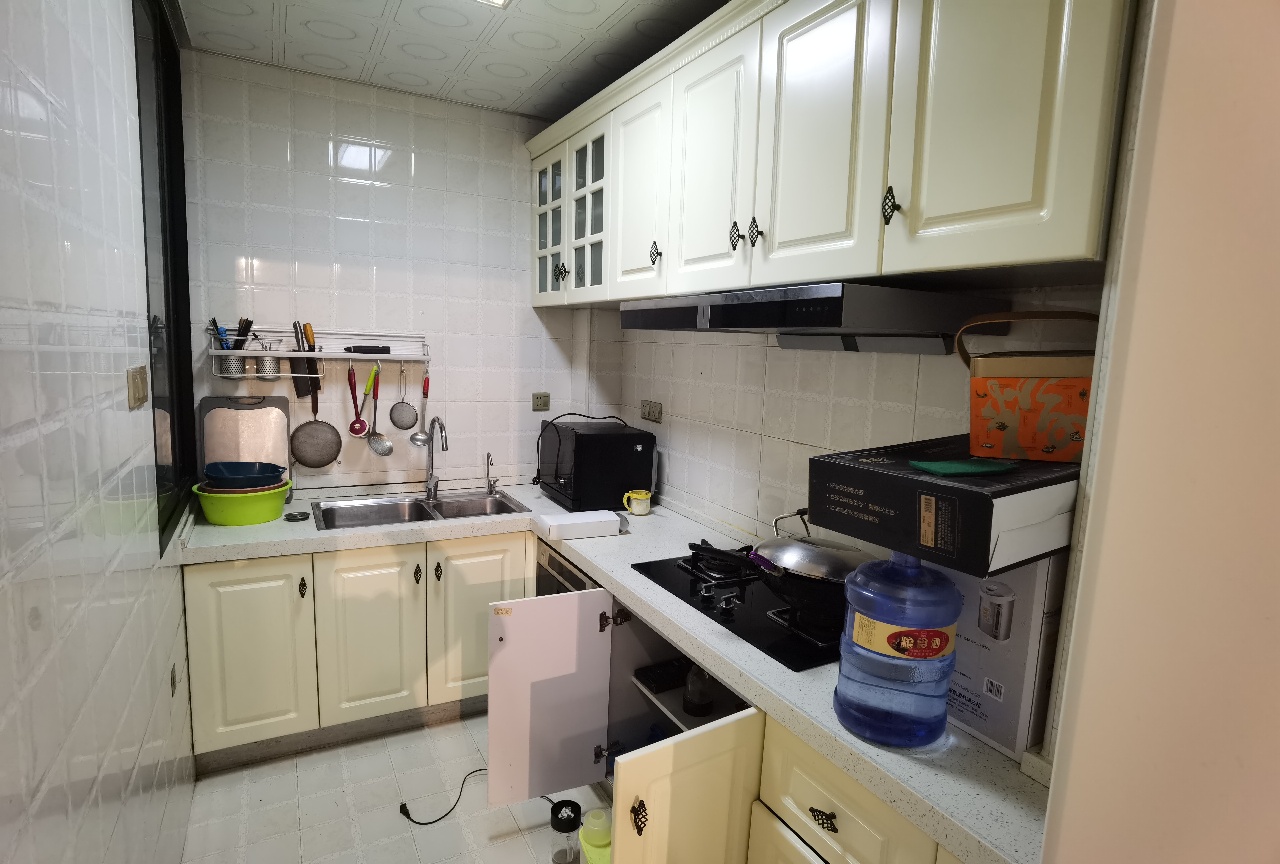 华剑首郡+五江珑悦 2室2厅1卫 49.8万 华剑首郡+五江珑悦 2室2厅1卫 49.8万客厅