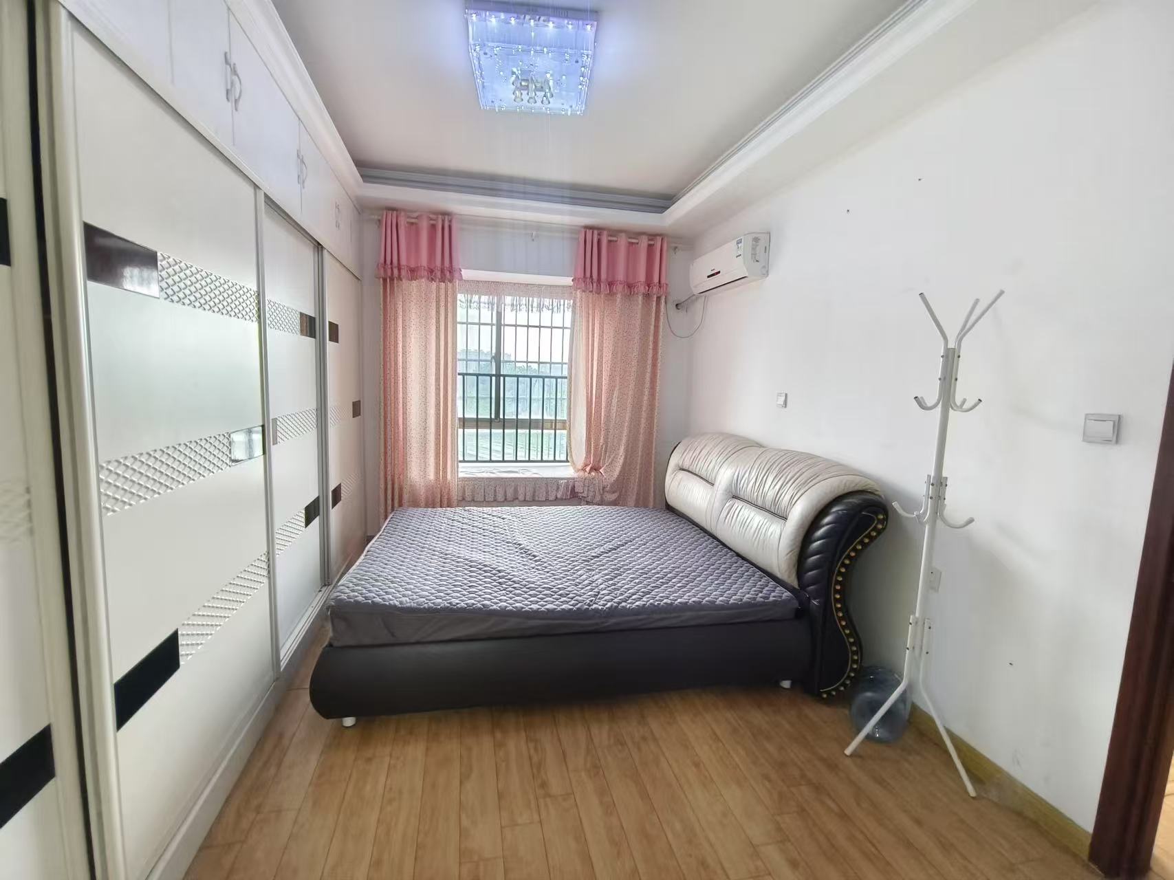 碧桂园 3室2厅2卫 2200.0元/月 碧桂园 3室2厅2卫 2200.0元/月室内图